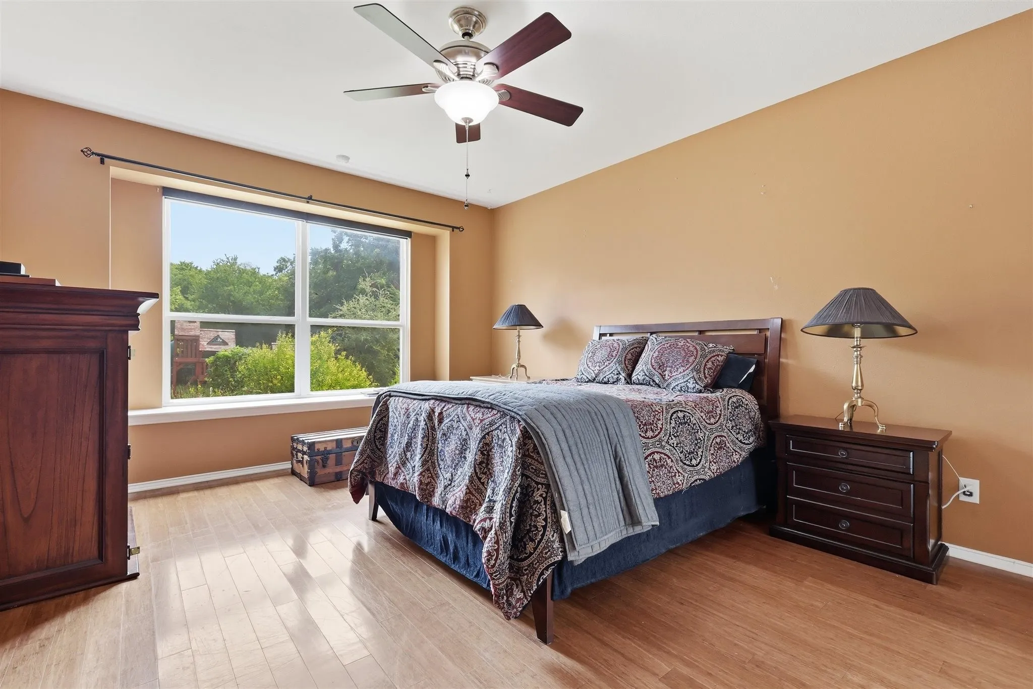 Single Family Residence For Sale in Denton County , 119 Dogwood Trail, Shady Shores, Texas 76208, 4 Bedroom, 3 Bathroom, 2 Garage spaces, 2,719 Sqft, built in 2003, mls#21331485, Real Estate Agent in Shady Shores, Homes For Sale in Denton county, Homes For Sale in Shady Shores, Realtor in Shady Shores Texas, Real Estate Brokerage Independent Realty Texas, Luminita Cordes Realtor