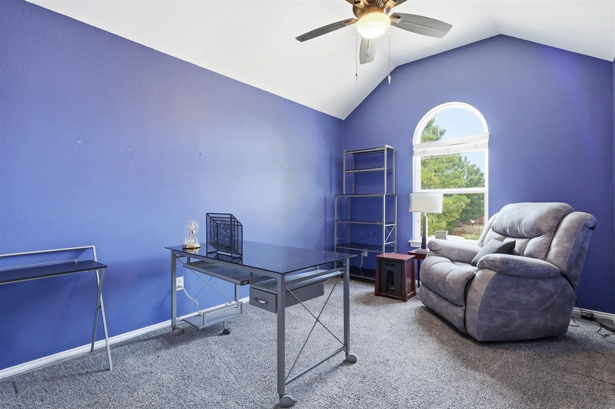 Single Family Residence For Sale in Denton County , 119 Dogwood Trail, Shady Shores, Texas 76208, 4 Bedroom, 3 Bathroom, 2 Garage spaces, 2,719 Sqft, built in 2003, mls#21331485, Real Estate Agent in Shady Shores, Homes For Sale in Denton county, Homes For Sale in Shady Shores, Realtor in Shady Shores Texas, Real Estate Brokerage Independent Realty Texas, Luminita Cordes Realtor