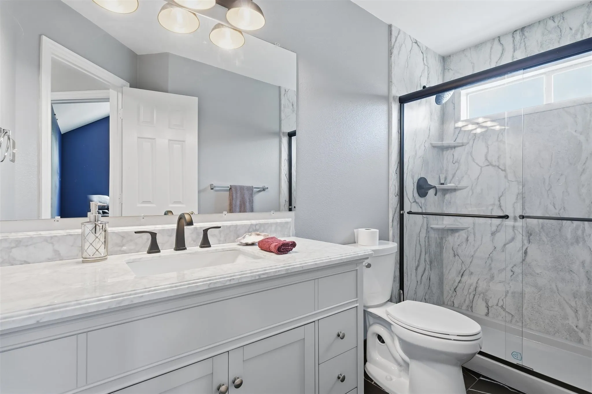 Single Family Residence For Sale in Denton County , 119 Dogwood Trail, Shady Shores, Texas 76208, 4 Bedroom, 3 Bathroom, 2 Garage spaces, 2,719 Sqft, built in 2003, mls#21331485, Real Estate Agent in Shady Shores, Homes For Sale in Denton county, Homes For Sale in Shady Shores, Realtor in Shady Shores Texas, Real Estate Brokerage Independent Realty Texas, Luminita Cordes Realtor