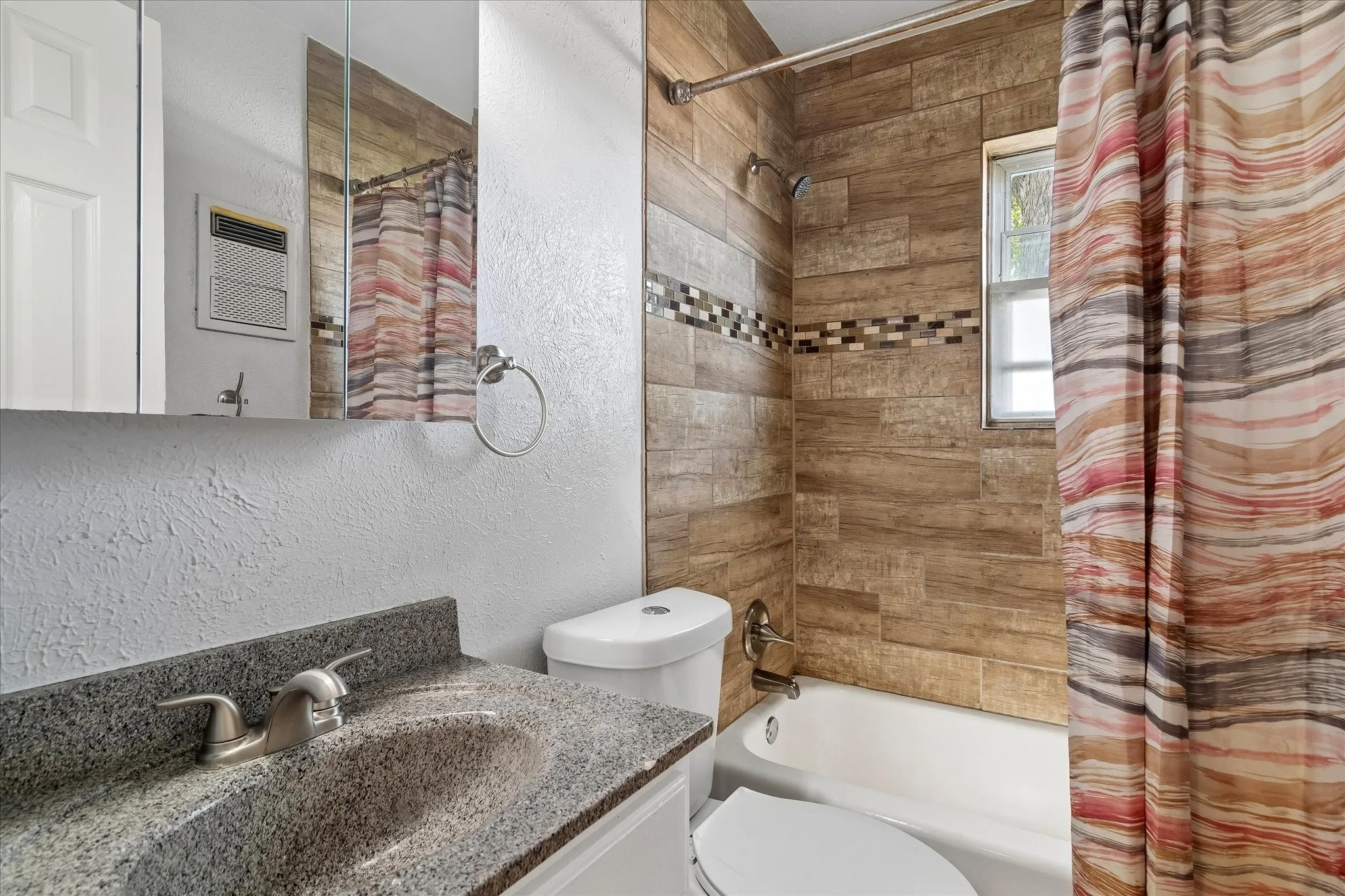 Single Family Residence For Rent in Denton County , 3800 Atlas Drive, Denton, Texas 76209, 4 Bedroom, 1 Bathroom, Garage spaces, 1,056 Sqft, built in 1965, mls#21345816, Real Estate Agent in Denton, Homes For Rent in Denton county, Homes For Rent in Denton, Realtor in Denton Texas, Real Estate Brokerage Independent Realty Texas, Luminita Cordes Realtor