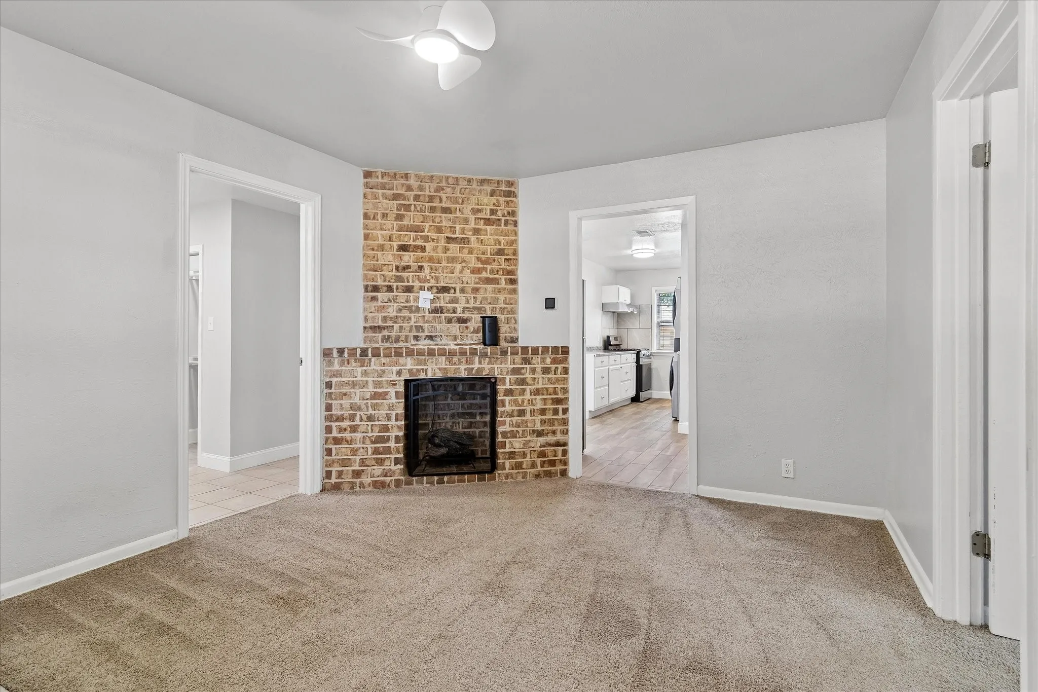 Single Family Residence For Rent in Denton County , 3800 Atlas Drive, Denton, Texas 76209, 4 Bedroom, 1 Bathroom, Garage spaces, 1,056 Sqft, built in 1965, mls#21345816, Real Estate Agent in Denton, Homes For Rent in Denton county, Homes For Rent in Denton, Realtor in Denton Texas, Real Estate Brokerage Independent Realty Texas, Luminita Cordes Realtor