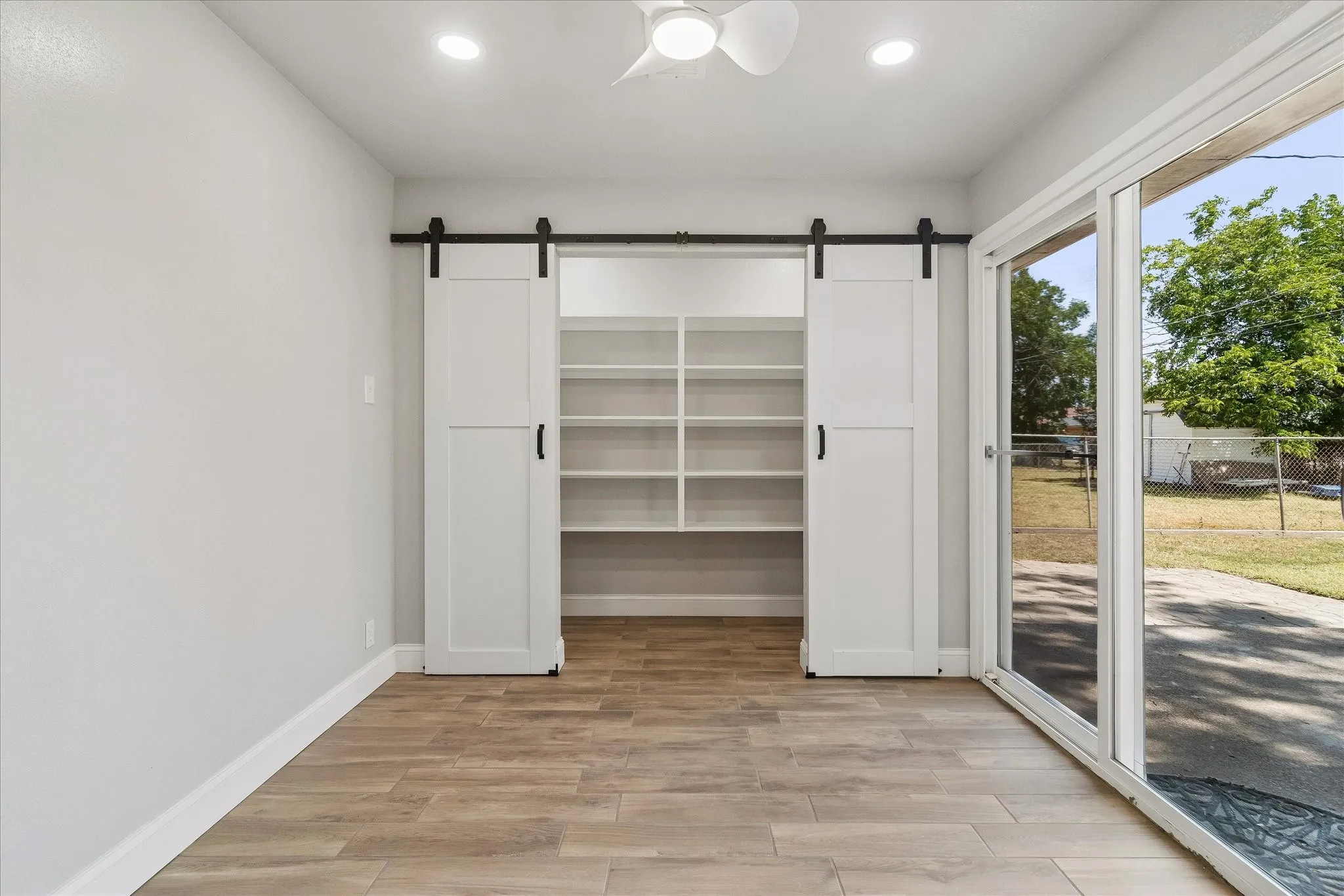 Single Family Residence For Rent in Denton County , 3800 Atlas Drive, Denton, Texas 76209, 4 Bedroom, 1 Bathroom, Garage spaces, 1,056 Sqft, built in 1965, mls#21345816, Real Estate Agent in Denton, Homes For Rent in Denton county, Homes For Rent in Denton, Realtor in Denton Texas, Real Estate Brokerage Independent Realty Texas, Luminita Cordes Realtor