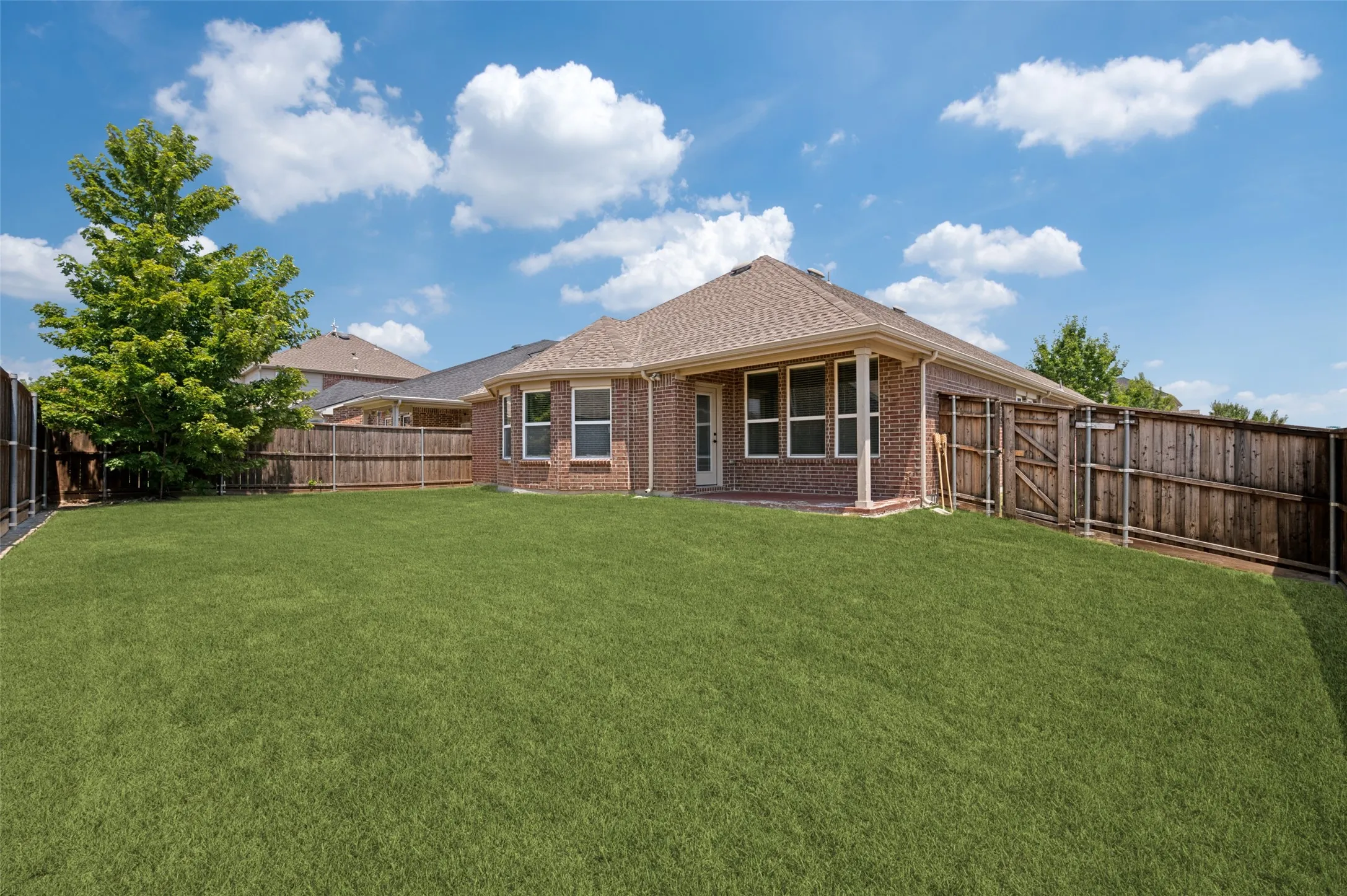 Single Family Residence For Rent in Denton County , 432 Keel Lane, Little Elm, Texas 75068, 3 Bedroom, 2 Bathroom, 2 Garage spaces, 2,246 Sqft, built in 2016, mls#21345840, Real Estate Agent in Little Elm, Homes For Rent in Denton county, Homes For Rent in Little Elm, Realtor in Little Elm Texas, Real Estate Brokerage Independent Realty Texas, Luminita Cordes Realtor