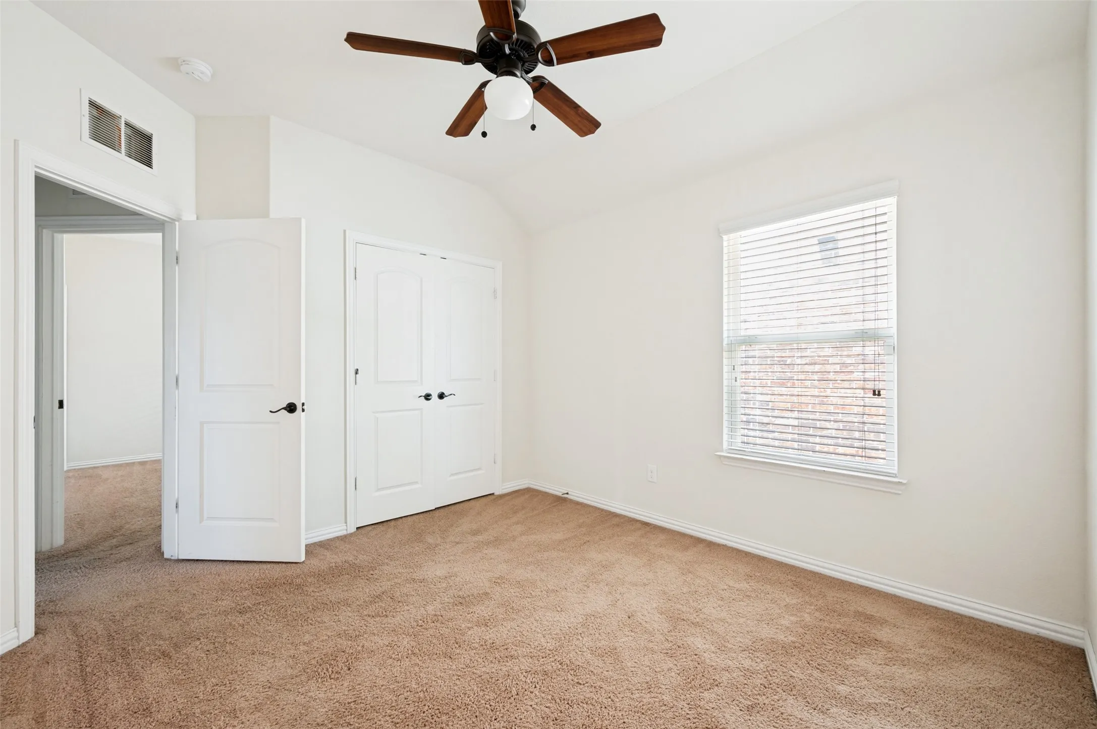 Single Family Residence For Rent in Denton County , 432 Keel Lane, Little Elm, Texas 75068, 3 Bedroom, 2 Bathroom, 2 Garage spaces, 2,246 Sqft, built in 2016, mls#21345840, Real Estate Agent in Little Elm, Homes For Rent in Denton county, Homes For Rent in Little Elm, Realtor in Little Elm Texas, Real Estate Brokerage Independent Realty Texas, Luminita Cordes Realtor