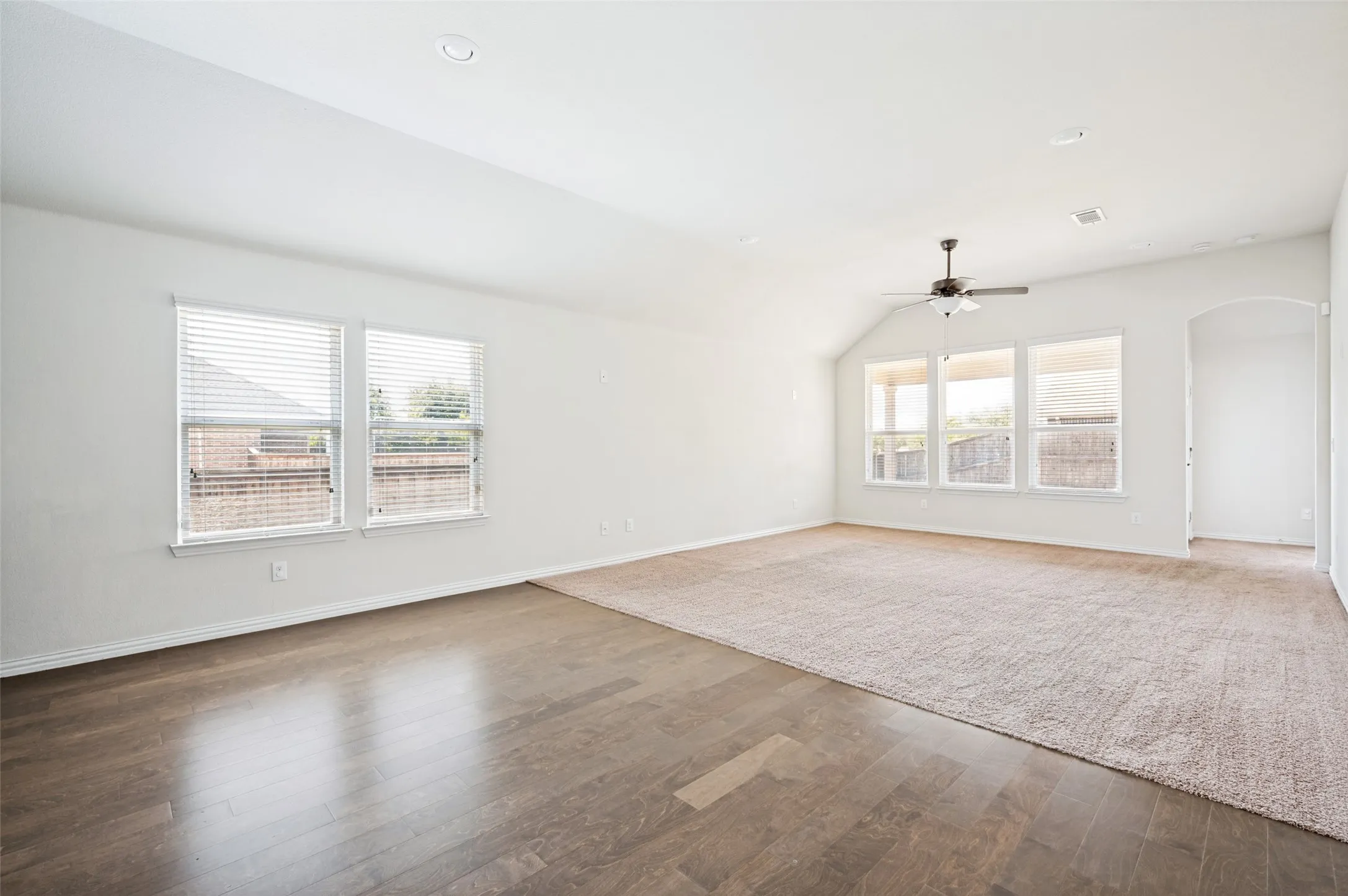 Single Family Residence For Rent in Denton County , 432 Keel Lane, Little Elm, Texas 75068, 3 Bedroom, 2 Bathroom, 2 Garage spaces, 2,246 Sqft, built in 2016, mls#21345840, Real Estate Agent in Little Elm, Homes For Rent in Denton county, Homes For Rent in Little Elm, Realtor in Little Elm Texas, Real Estate Brokerage Independent Realty Texas, Luminita Cordes Realtor