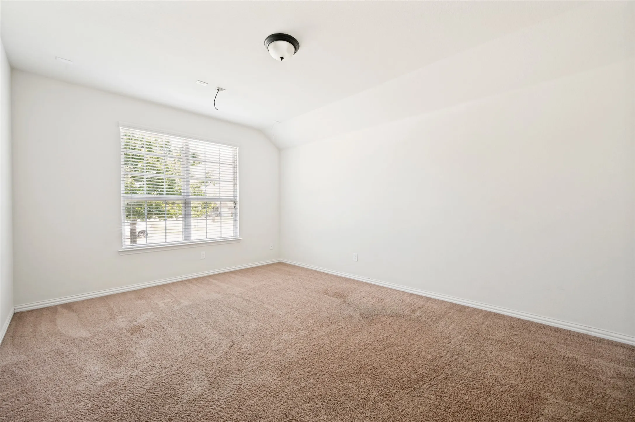 Single Family Residence For Rent in Denton County , 432 Keel Lane, Little Elm, Texas 75068, 3 Bedroom, 2 Bathroom, 2 Garage spaces, 2,246 Sqft, built in 2016, mls#21345840, Real Estate Agent in Little Elm, Homes For Rent in Denton county, Homes For Rent in Little Elm, Realtor in Little Elm Texas, Real Estate Brokerage Independent Realty Texas, Luminita Cordes Realtor