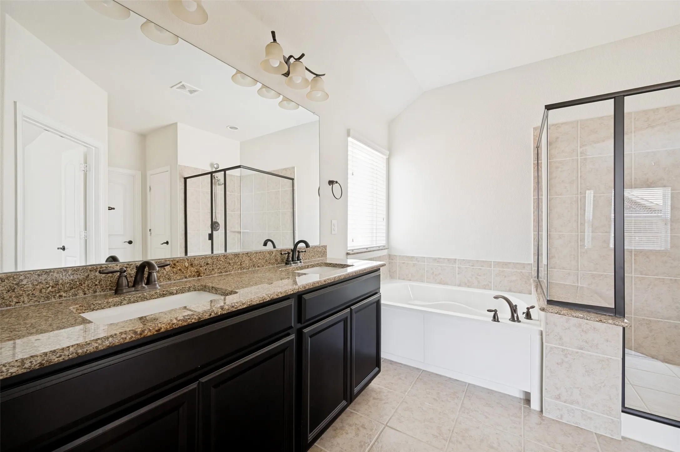 Single Family Residence For Rent in Denton County , 432 Keel Lane, Little Elm, Texas 75068, 3 Bedroom, 2 Bathroom, 2 Garage spaces, 2,246 Sqft, built in 2016, mls#21345840, Real Estate Agent in Little Elm, Homes For Rent in Denton county, Homes For Rent in Little Elm, Realtor in Little Elm Texas, Real Estate Brokerage Independent Realty Texas, Luminita Cordes Realtor