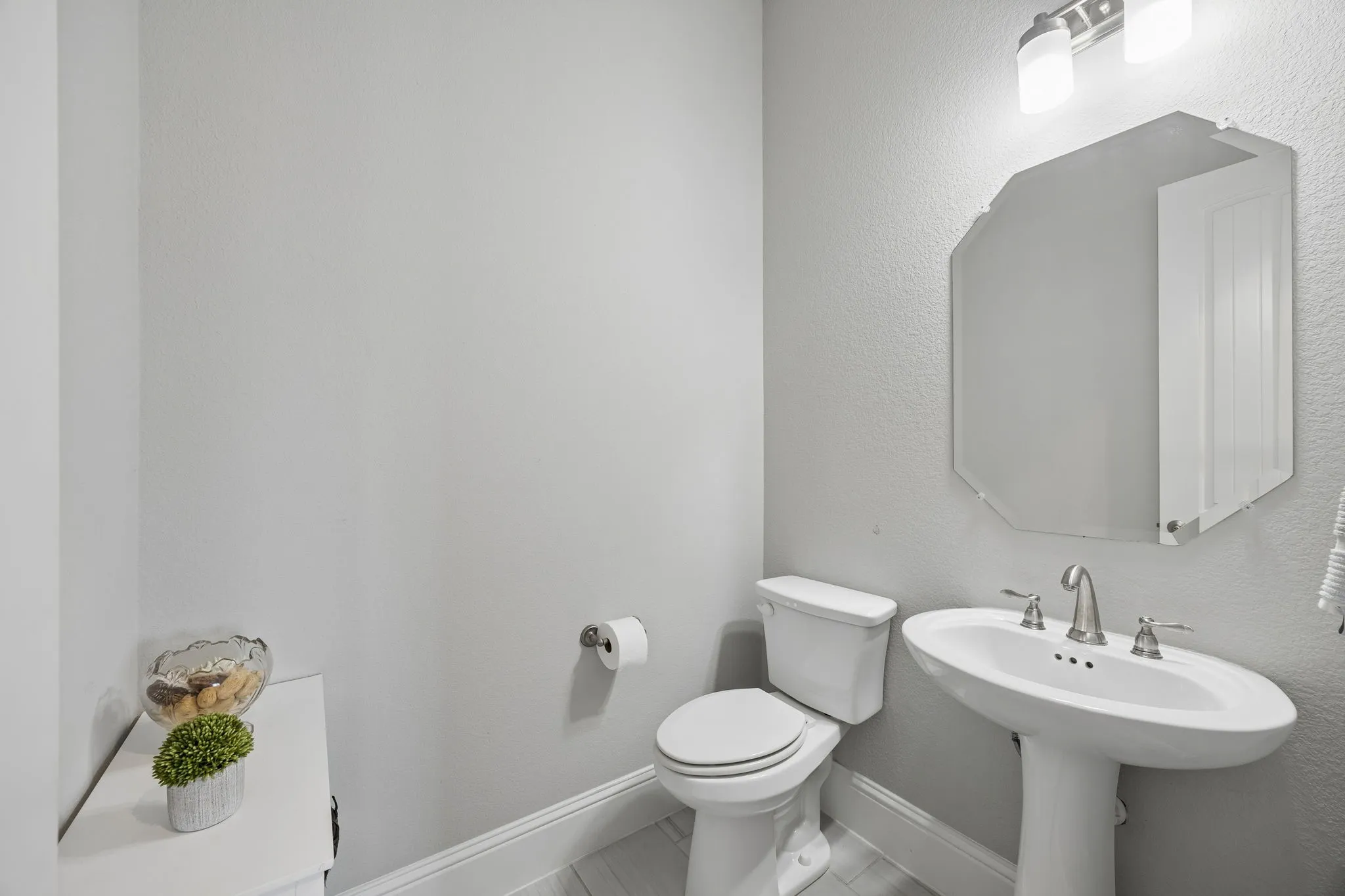 Single Family Residence For Sale in Collin County , 11510 La Salle Road, Frisco, Texas 75035, 3 Bedroom, 3 Bathroom, 2 Garage spaces, 2,955 Sqft, built in 2018, mls#21344568, Real Estate Agent in Frisco, Homes For Sale in Collin county, Homes For Sale in Frisco, Realtor in Frisco Texas, Real Estate Brokerage Independent Realty Texas, Luminita Cordes Realtor