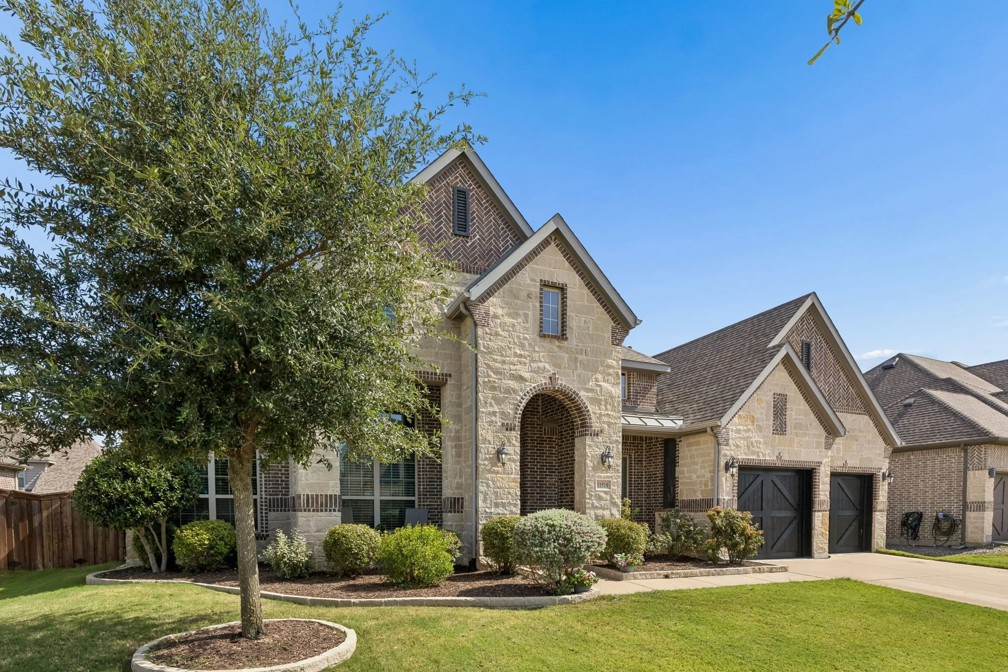 Single Family Residence For Sale in Collin County , 11510 La Salle Road, Frisco, Texas 75035, 3 Bedroom, 3 Bathroom, 2 Garage spaces, 2,955 Sqft, built in 2018, mls#21344568, Real Estate Agent in Frisco, Homes For Sale in Collin county, Homes For Sale in Frisco, Realtor in Frisco Texas, Real Estate Brokerage Independent Realty Texas, Luminita Cordes Realtor