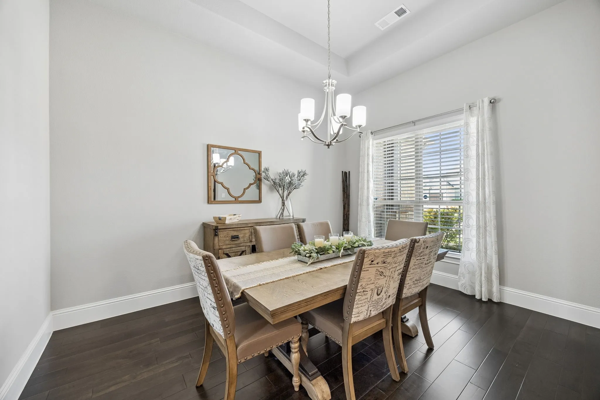 Single Family Residence For Sale in Collin County , 11510 La Salle Road, Frisco, Texas 75035, 3 Bedroom, 3 Bathroom, 2 Garage spaces, 2,955 Sqft, built in 2018, mls#21344568, Real Estate Agent in Frisco, Homes For Sale in Collin county, Homes For Sale in Frisco, Realtor in Frisco Texas, Real Estate Brokerage Independent Realty Texas, Luminita Cordes Realtor