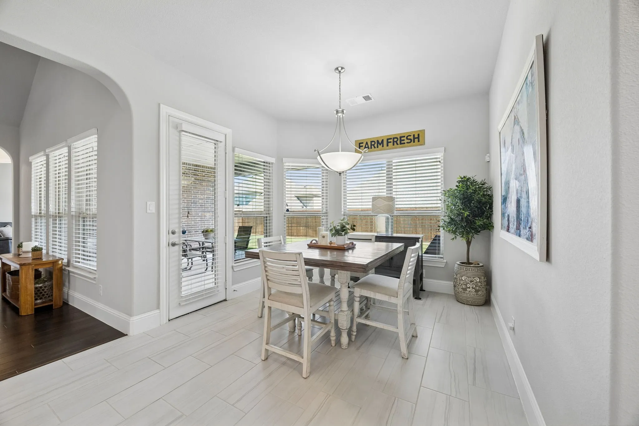 Single Family Residence For Sale in Collin County , 11510 La Salle Road, Frisco, Texas 75035, 3 Bedroom, 3 Bathroom, 2 Garage spaces, 2,955 Sqft, built in 2018, mls#21344568, Real Estate Agent in Frisco, Homes For Sale in Collin county, Homes For Sale in Frisco, Realtor in Frisco Texas, Real Estate Brokerage Independent Realty Texas, Luminita Cordes Realtor