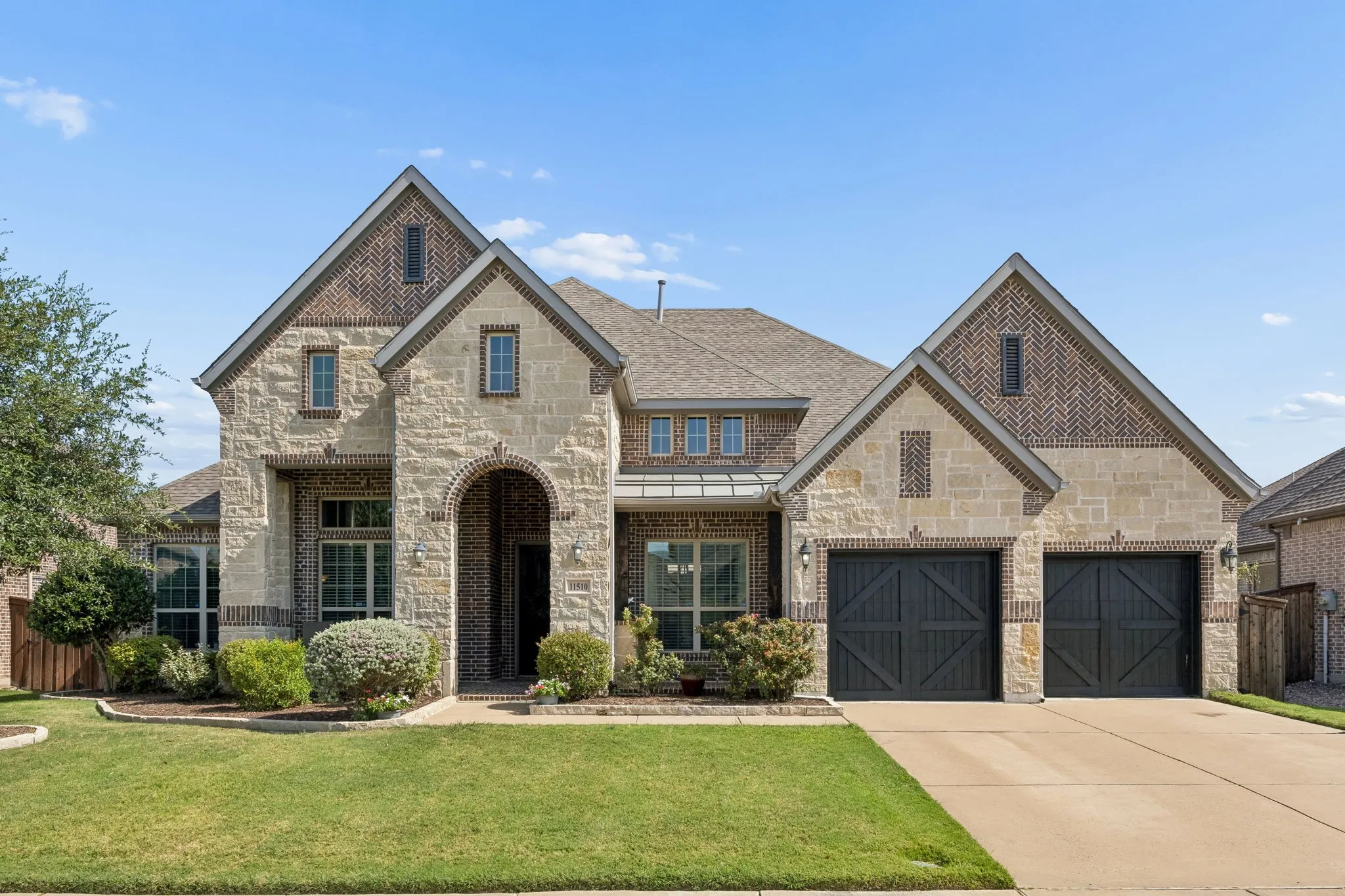 Single Family Residence For Sale in Collin County , 11510 La Salle Road, Frisco, Texas 75035, 3 Bedroom, 3 Bathroom, 2 Garage spaces, 2,955 Sqft, built in 2018, mls#21344568, Real Estate Agent in Frisco, Homes For Sale in Collin county, Homes For Sale in Frisco, Realtor in Frisco Texas, Real Estate Brokerage Independent Realty Texas, Luminita Cordes Realtor