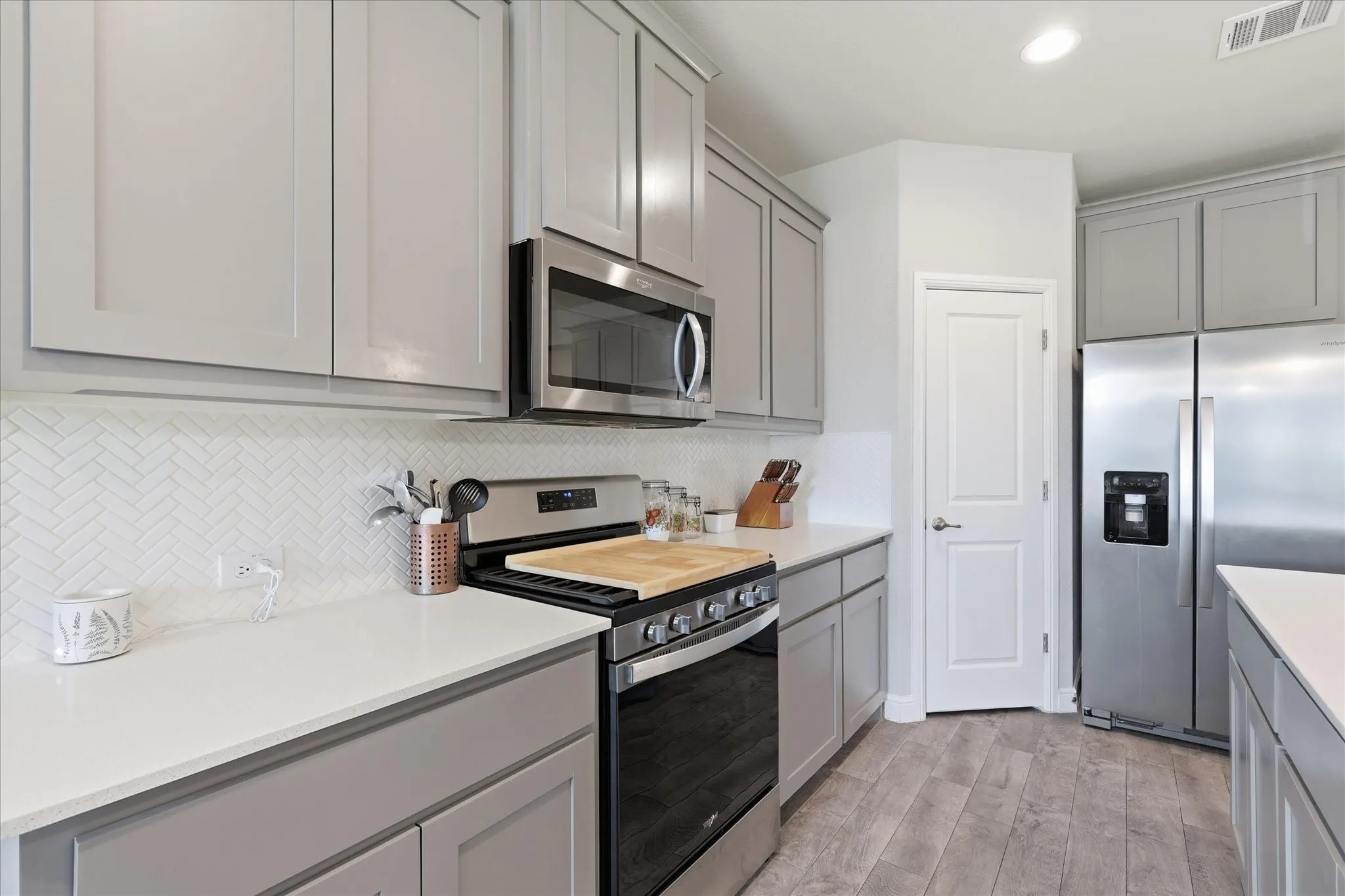 Single Family Residence For Sale in Tarrant County , 14157 Cassiopeia Drive, Haslet, Texas 76052, 5 Bedroom, 4 Bathroom, 3 Garage spaces, 2,822 Sqft, built in 2021, mls#21344648, Real Estate Agent in Haslet, Homes For Sale in Tarrant county, Homes For Sale in Haslet, Realtor in Haslet Texas, Real Estate Brokerage Independent Realty Texas, Luminita Cordes Realtor