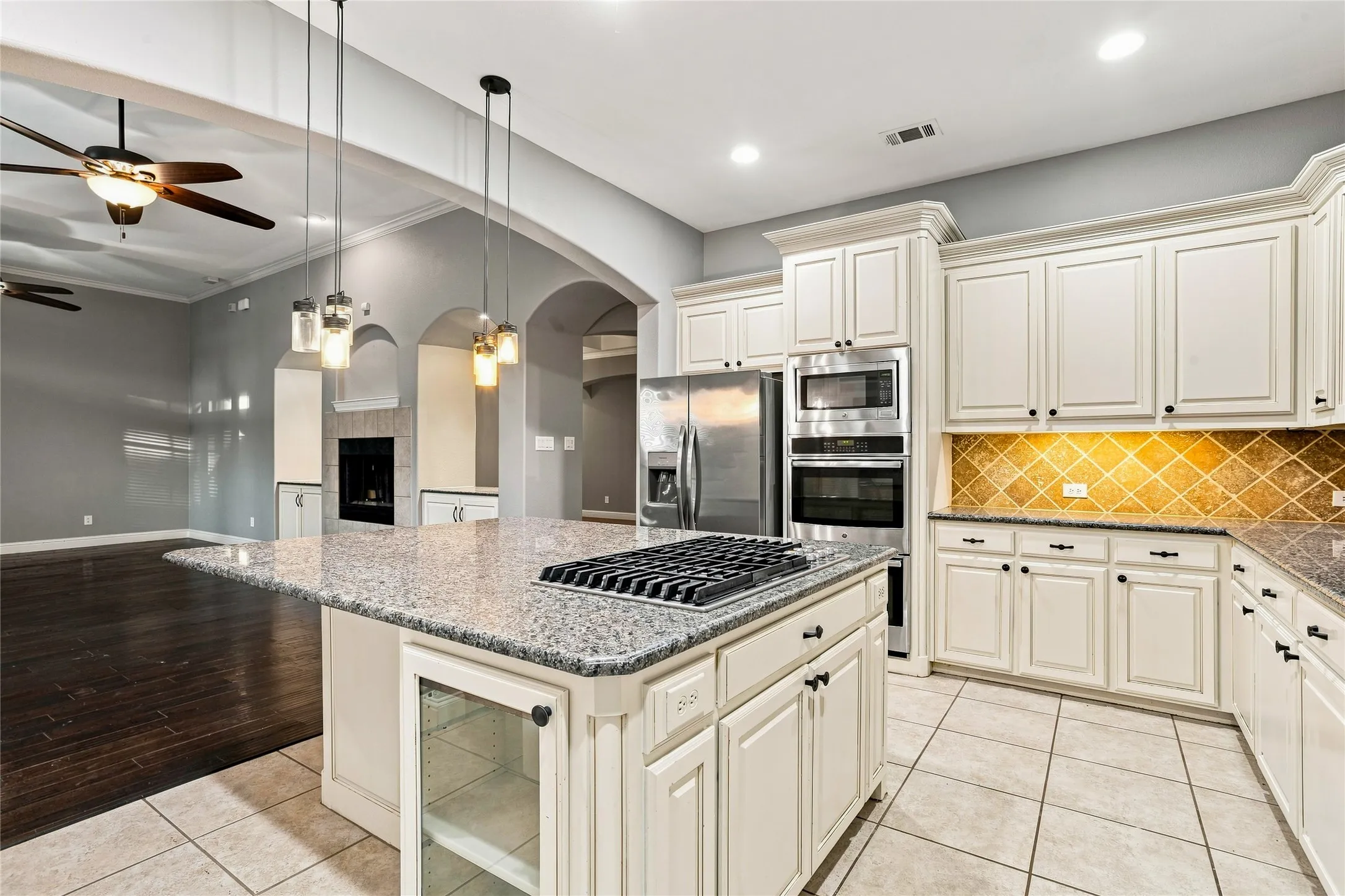 Single Family Residence For Sale in Rockwall County , 727 Fairfax Lane, Rockwall, Texas 75087, 5 Bedroom, 4 Bathroom, 2 Garage spaces, 3,846 Sqft, built in 2010, mls#21344608, Real Estate Agent in Rockwall, Homes For Sale in Rockwall county, Homes For Sale in Rockwall, Realtor in Rockwall Texas, Real Estate Brokerage Independent Realty Texas, Luminita Cordes Realtor