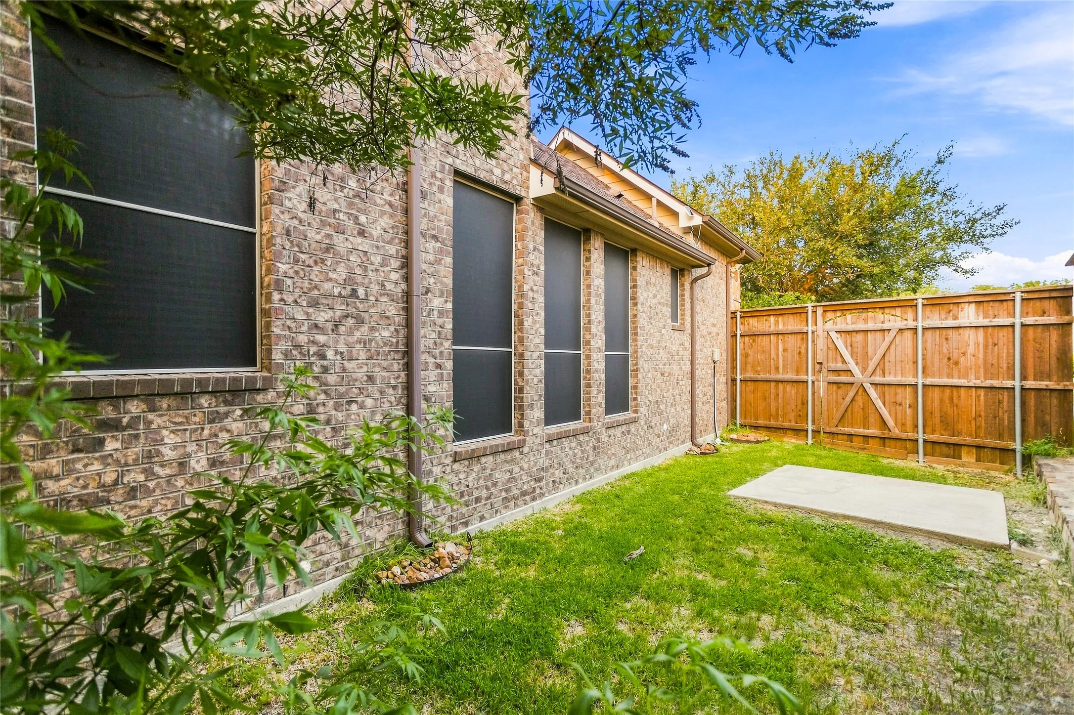 Single Family Residence For Sale in Rockwall County , 727 Fairfax Lane, Rockwall, Texas 75087, 5 Bedroom, 4 Bathroom, 2 Garage spaces, 3,846 Sqft, built in 2010, mls#21344608, Real Estate Agent in Rockwall, Homes For Sale in Rockwall county, Homes For Sale in Rockwall, Realtor in Rockwall Texas, Real Estate Brokerage Independent Realty Texas, Luminita Cordes Realtor