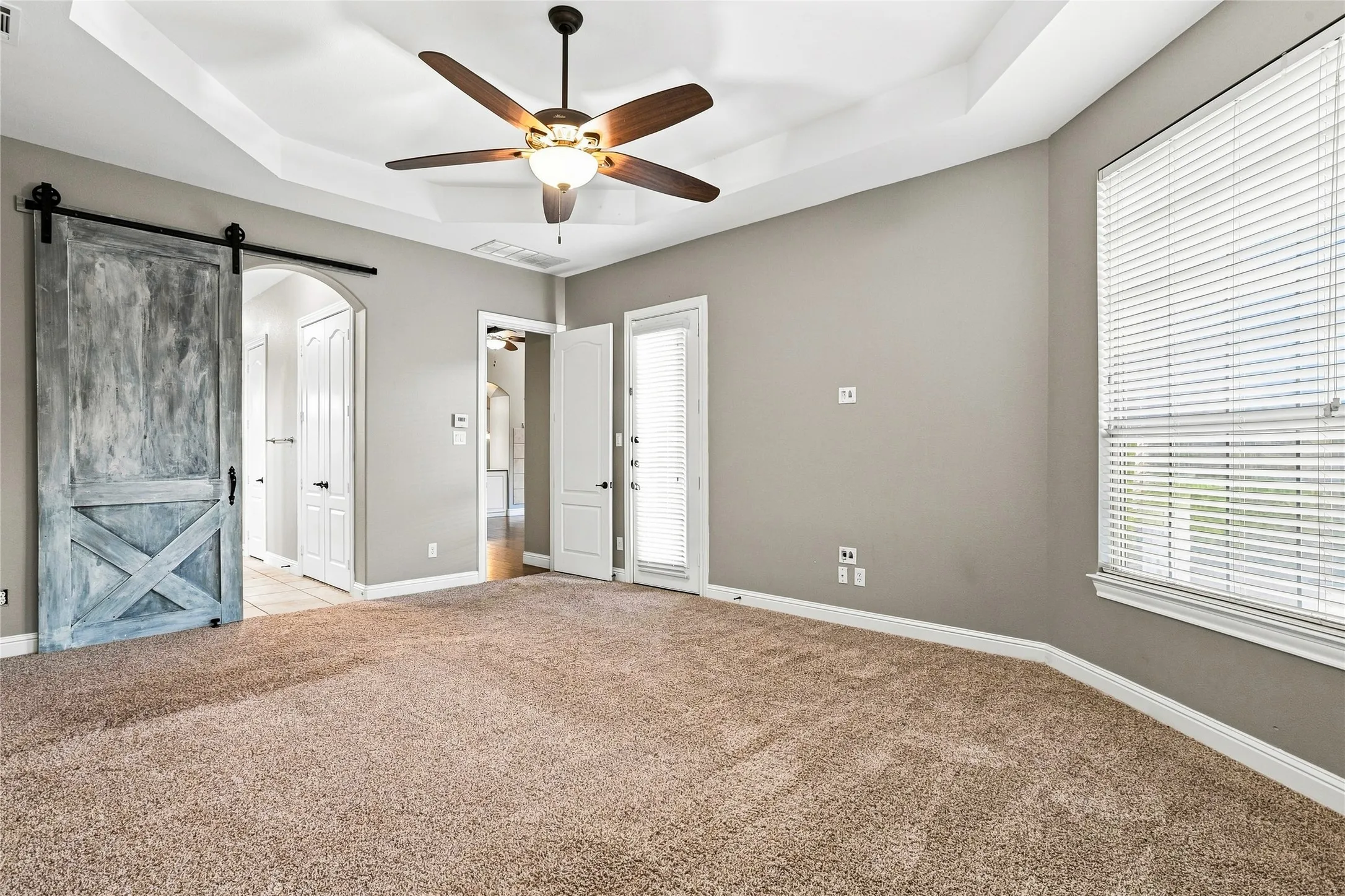 Single Family Residence For Sale in Rockwall County , 727 Fairfax Lane, Rockwall, Texas 75087, 5 Bedroom, 4 Bathroom, 2 Garage spaces, 3,846 Sqft, built in 2010, mls#21344608, Real Estate Agent in Rockwall, Homes For Sale in Rockwall county, Homes For Sale in Rockwall, Realtor in Rockwall Texas, Real Estate Brokerage Independent Realty Texas, Luminita Cordes Realtor