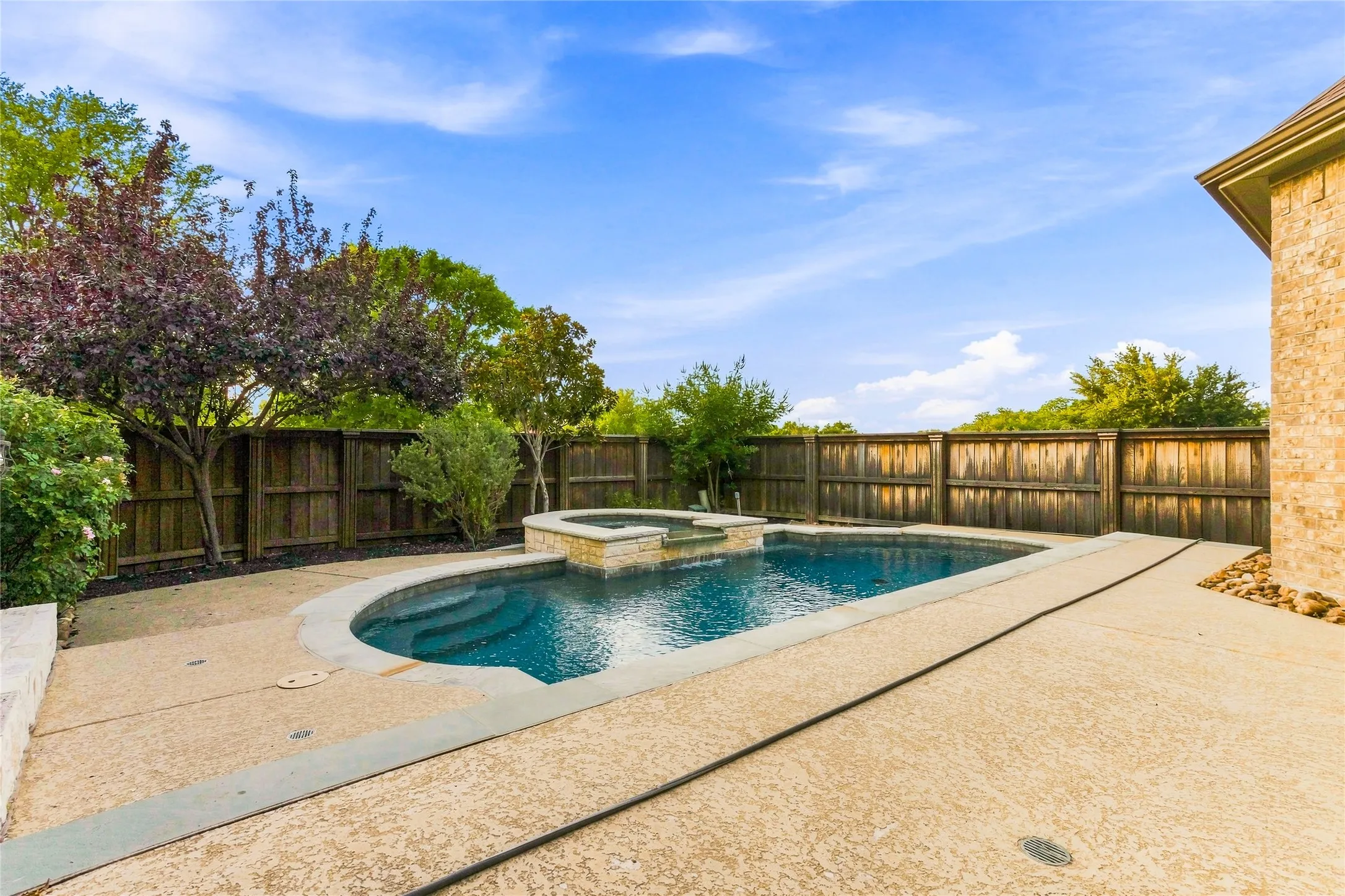 Single Family Residence For Sale in Rockwall County , 727 Fairfax Lane, Rockwall, Texas 75087, 5 Bedroom, 4 Bathroom, 2 Garage spaces, 3,846 Sqft, built in 2010, mls#21344608, Real Estate Agent in Rockwall, Homes For Sale in Rockwall county, Homes For Sale in Rockwall, Realtor in Rockwall Texas, Real Estate Brokerage Independent Realty Texas, Luminita Cordes Realtor