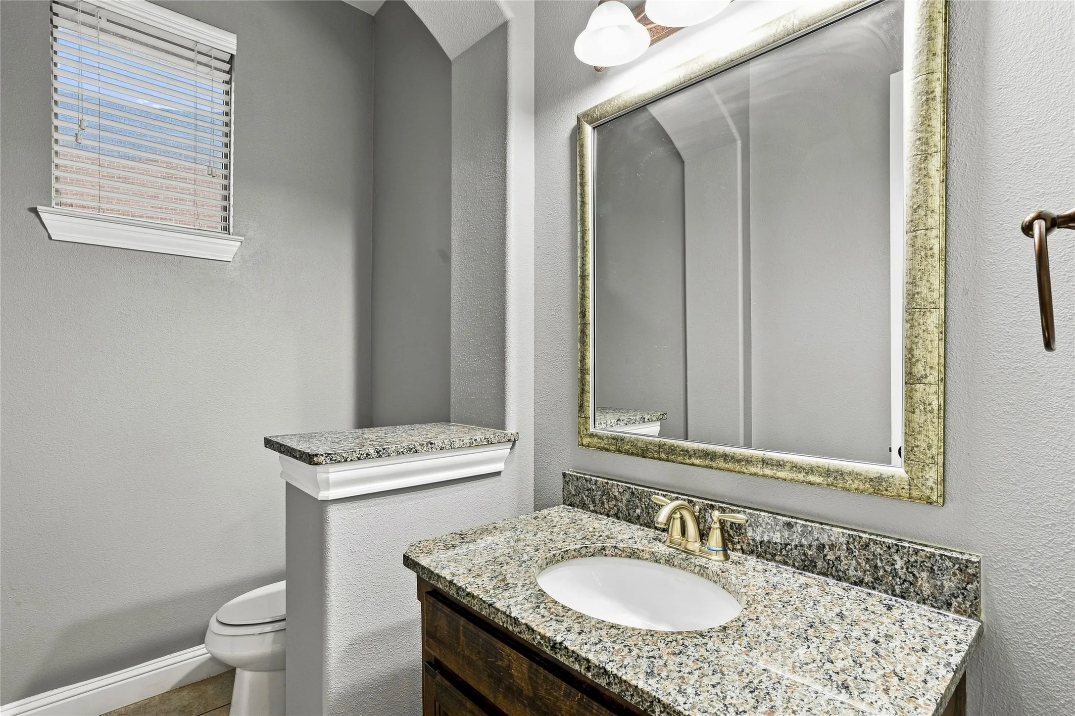 Single Family Residence For Sale in Rockwall County , 727 Fairfax Lane, Rockwall, Texas 75087, 5 Bedroom, 4 Bathroom, 2 Garage spaces, 3,846 Sqft, built in 2010, mls#21344608, Real Estate Agent in Rockwall, Homes For Sale in Rockwall county, Homes For Sale in Rockwall, Realtor in Rockwall Texas, Real Estate Brokerage Independent Realty Texas, Luminita Cordes Realtor