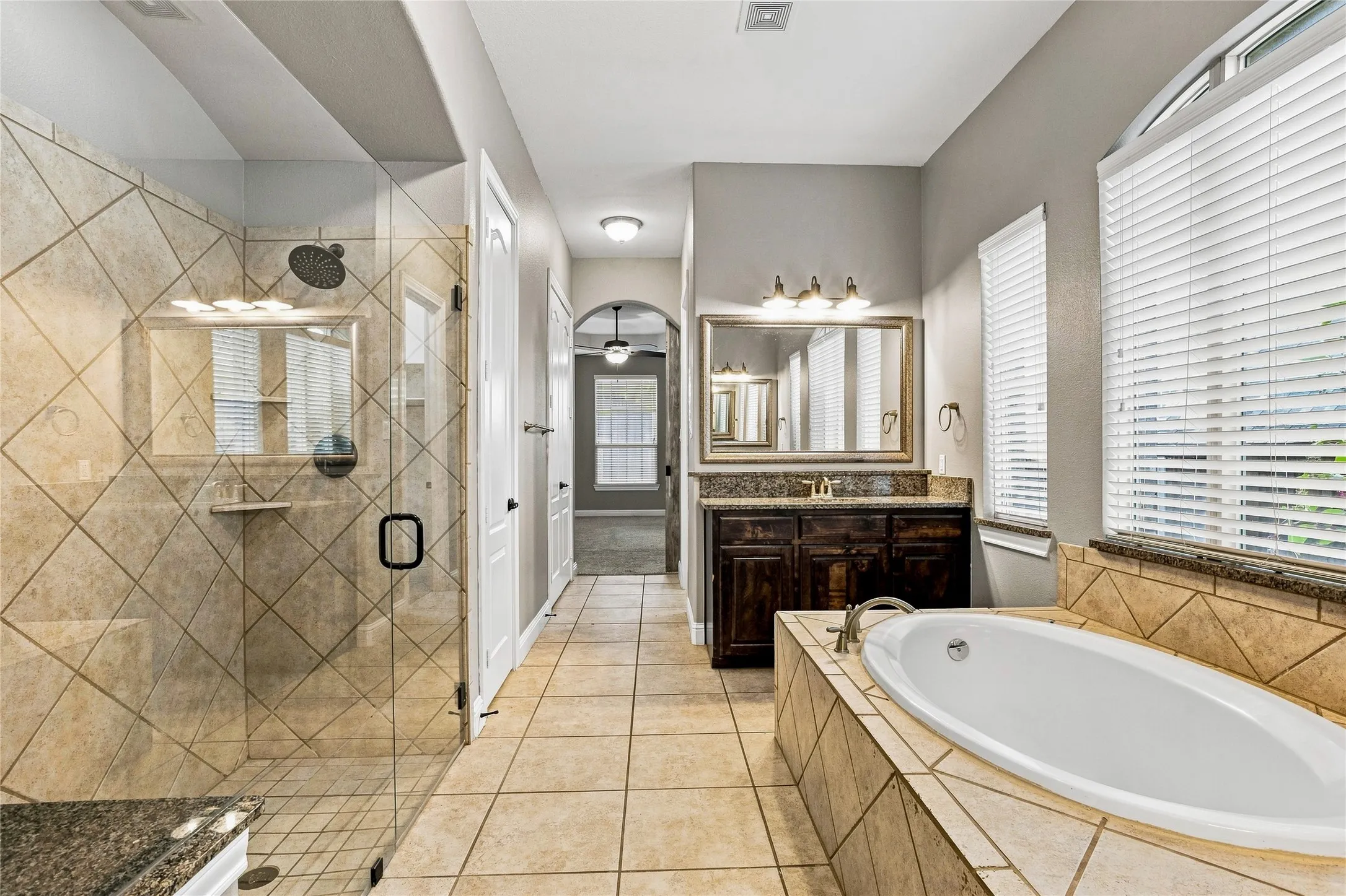 Single Family Residence For Sale in Rockwall County , 727 Fairfax Lane, Rockwall, Texas 75087, 5 Bedroom, 4 Bathroom, 2 Garage spaces, 3,846 Sqft, built in 2010, mls#21344608, Real Estate Agent in Rockwall, Homes For Sale in Rockwall county, Homes For Sale in Rockwall, Realtor in Rockwall Texas, Real Estate Brokerage Independent Realty Texas, Luminita Cordes Realtor