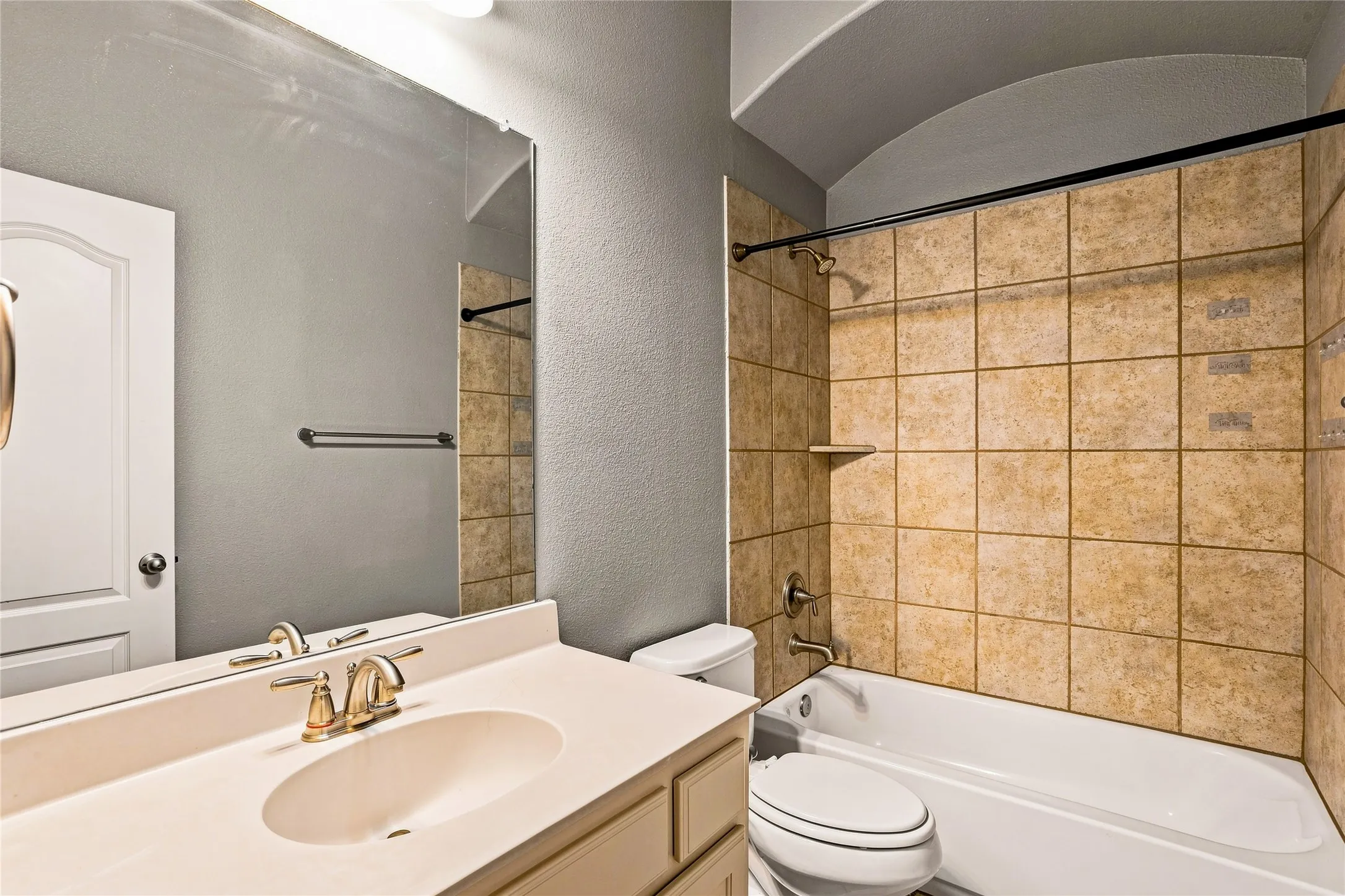 Single Family Residence For Sale in Rockwall County , 727 Fairfax Lane, Rockwall, Texas 75087, 5 Bedroom, 4 Bathroom, 2 Garage spaces, 3,846 Sqft, built in 2010, mls#21344608, Real Estate Agent in Rockwall, Homes For Sale in Rockwall county, Homes For Sale in Rockwall, Realtor in Rockwall Texas, Real Estate Brokerage Independent Realty Texas, Luminita Cordes Realtor