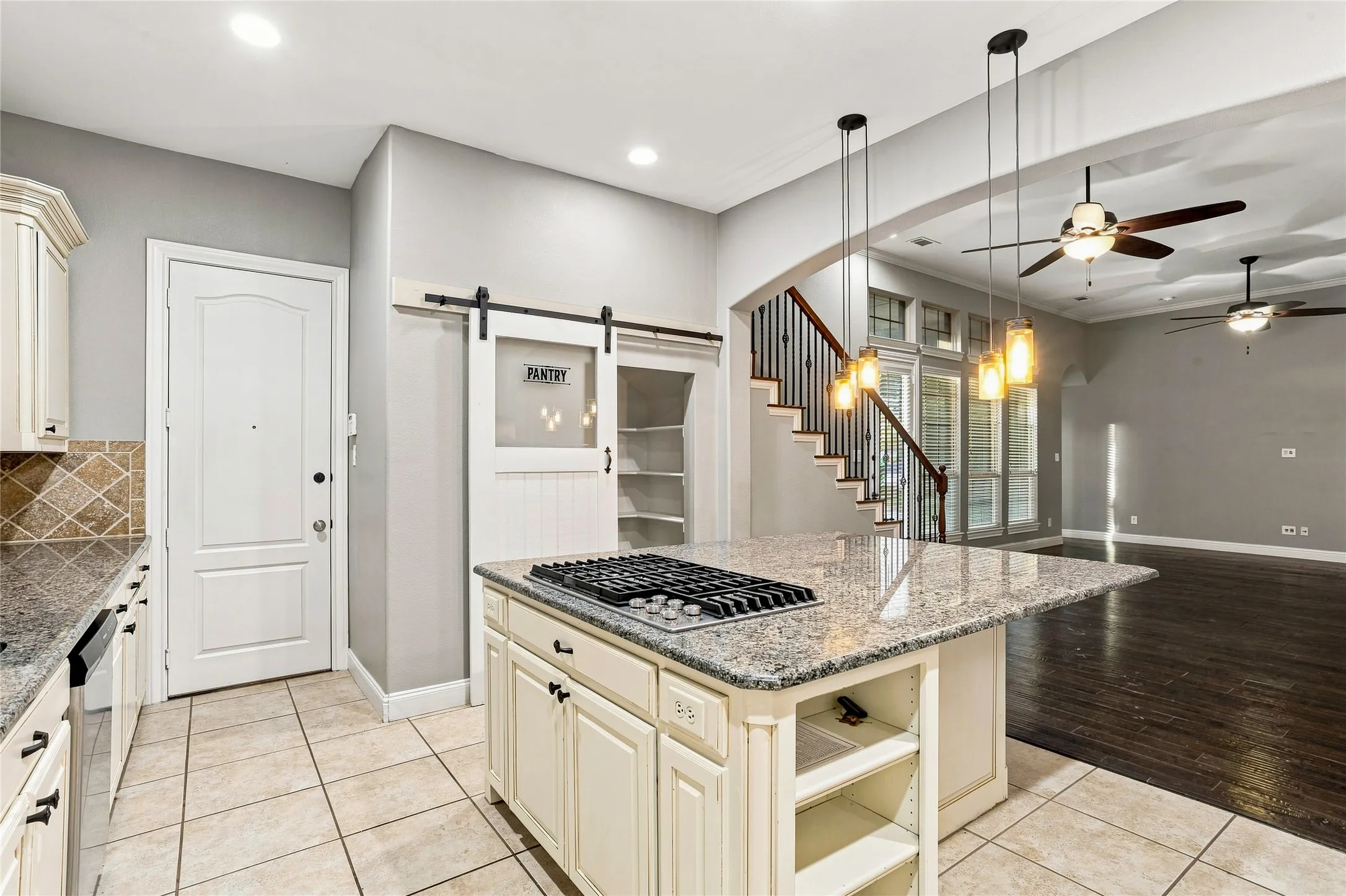 Single Family Residence For Sale in Rockwall County , 727 Fairfax Lane, Rockwall, Texas 75087, 5 Bedroom, 4 Bathroom, 2 Garage spaces, 3,846 Sqft, built in 2010, mls#21344608, Real Estate Agent in Rockwall, Homes For Sale in Rockwall county, Homes For Sale in Rockwall, Realtor in Rockwall Texas, Real Estate Brokerage Independent Realty Texas, Luminita Cordes Realtor