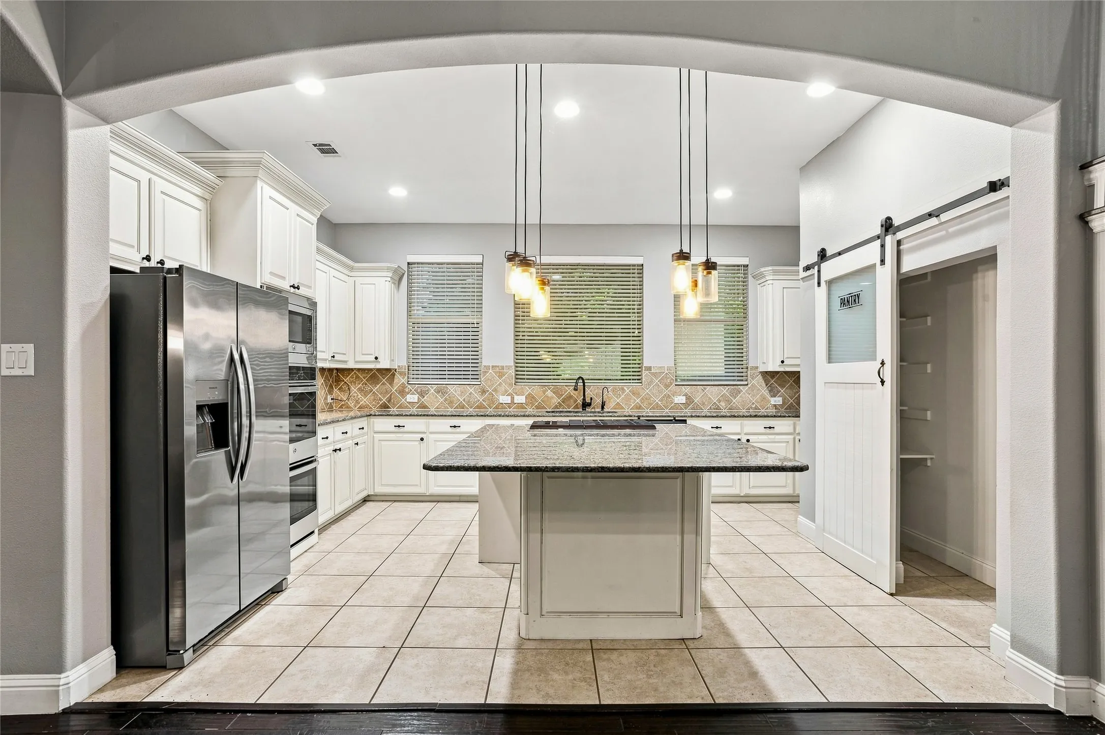 Single Family Residence For Sale in Rockwall County , 727 Fairfax Lane, Rockwall, Texas 75087, 5 Bedroom, 4 Bathroom, 2 Garage spaces, 3,846 Sqft, built in 2010, mls#21344608, Real Estate Agent in Rockwall, Homes For Sale in Rockwall county, Homes For Sale in Rockwall, Realtor in Rockwall Texas, Real Estate Brokerage Independent Realty Texas, Luminita Cordes Realtor