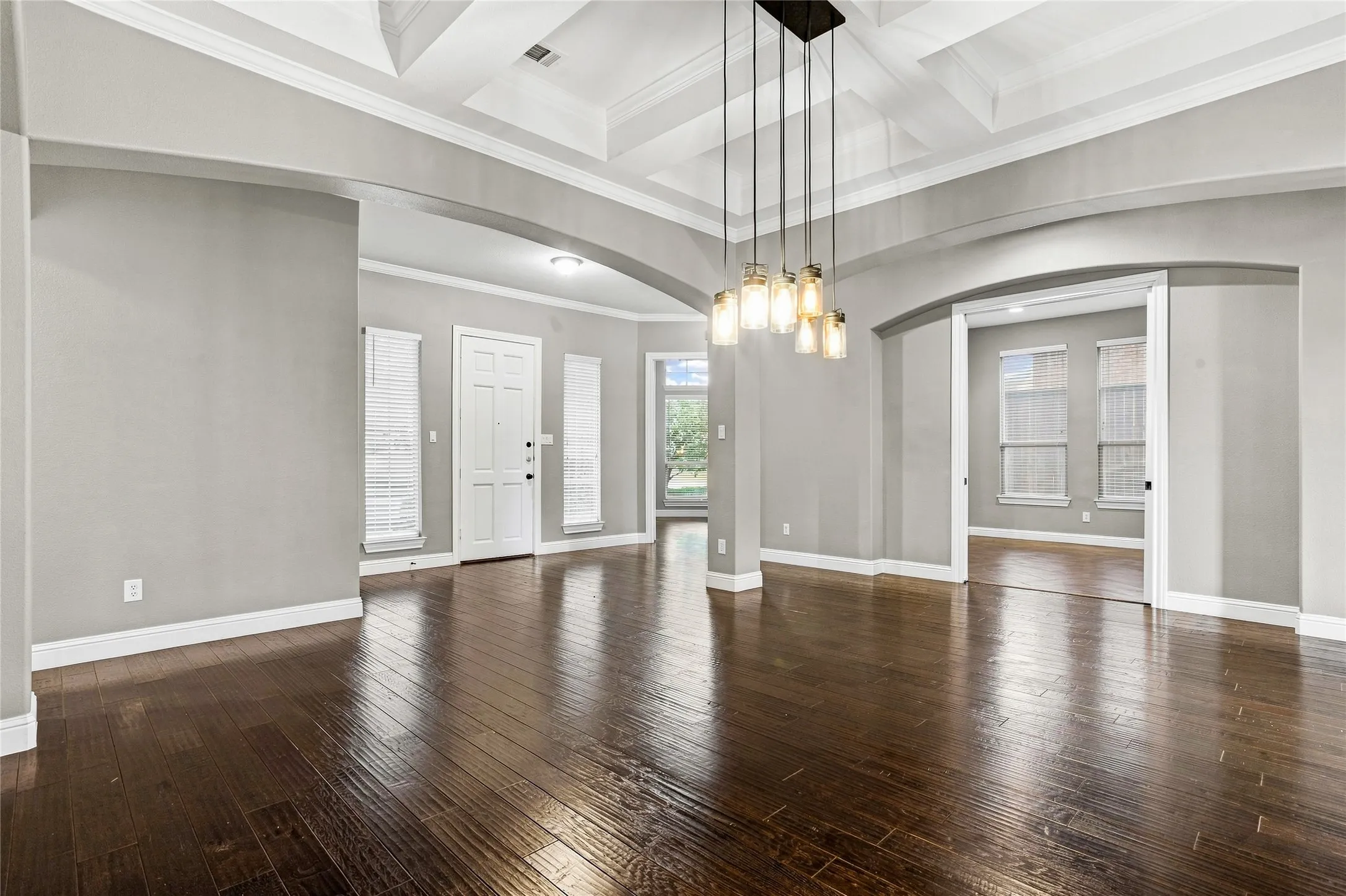 Single Family Residence For Sale in Rockwall County , 727 Fairfax Lane, Rockwall, Texas 75087, 5 Bedroom, 4 Bathroom, 2 Garage spaces, 3,846 Sqft, built in 2010, mls#21344608, Real Estate Agent in Rockwall, Homes For Sale in Rockwall county, Homes For Sale in Rockwall, Realtor in Rockwall Texas, Real Estate Brokerage Independent Realty Texas, Luminita Cordes Realtor