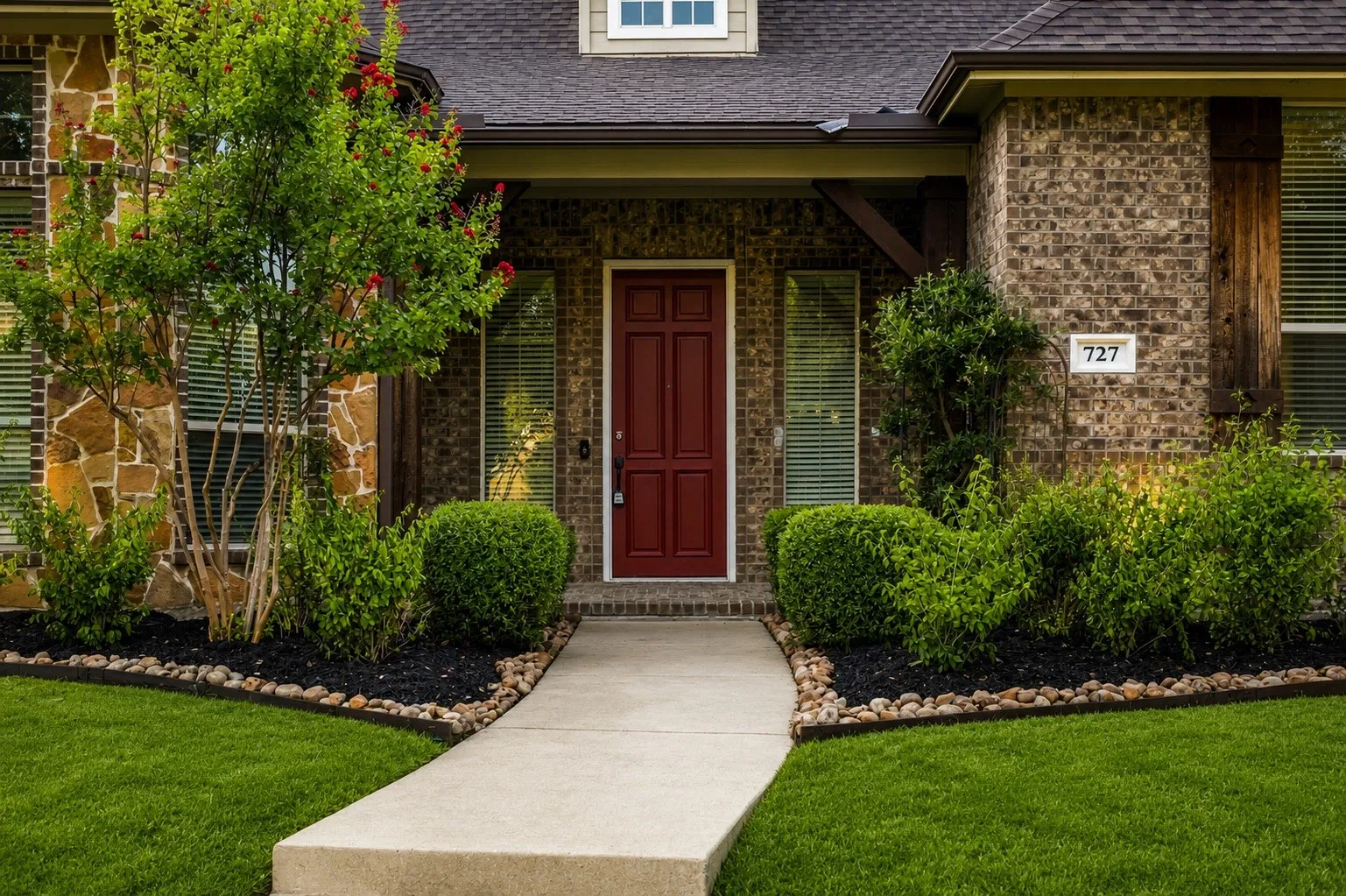 Single Family Residence For Sale in Rockwall County , 727 Fairfax Lane, Rockwall, Texas 75087, 5 Bedroom, 4 Bathroom, 2 Garage spaces, 3,846 Sqft, built in 2010, mls#21344608, Real Estate Agent in Rockwall, Homes For Sale in Rockwall county, Homes For Sale in Rockwall, Realtor in Rockwall Texas, Real Estate Brokerage Independent Realty Texas, Luminita Cordes Realtor