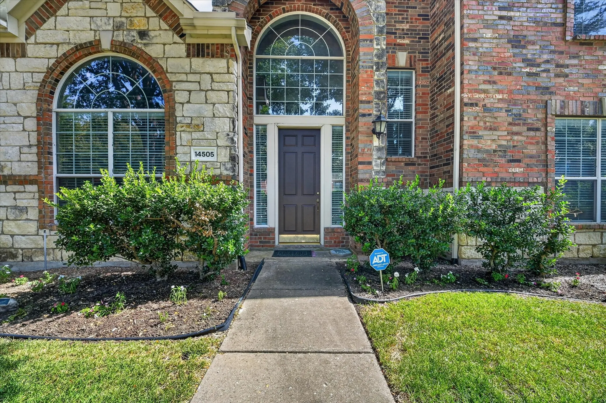 Single Family Residence For Sale in Collin County , 14505 Farmcote Drive, Frisco, Texas 75035, 5 Bedroom, 4 Bathroom, 3 Garage spaces, 4,262 Sqft, built in 2002, mls#21344958, Real Estate Agent in Frisco, Homes For Sale in Collin county, Homes For Sale in Frisco, Realtor in Frisco Texas, Real Estate Brokerage Independent Realty Texas, Luminita Cordes Realtor
