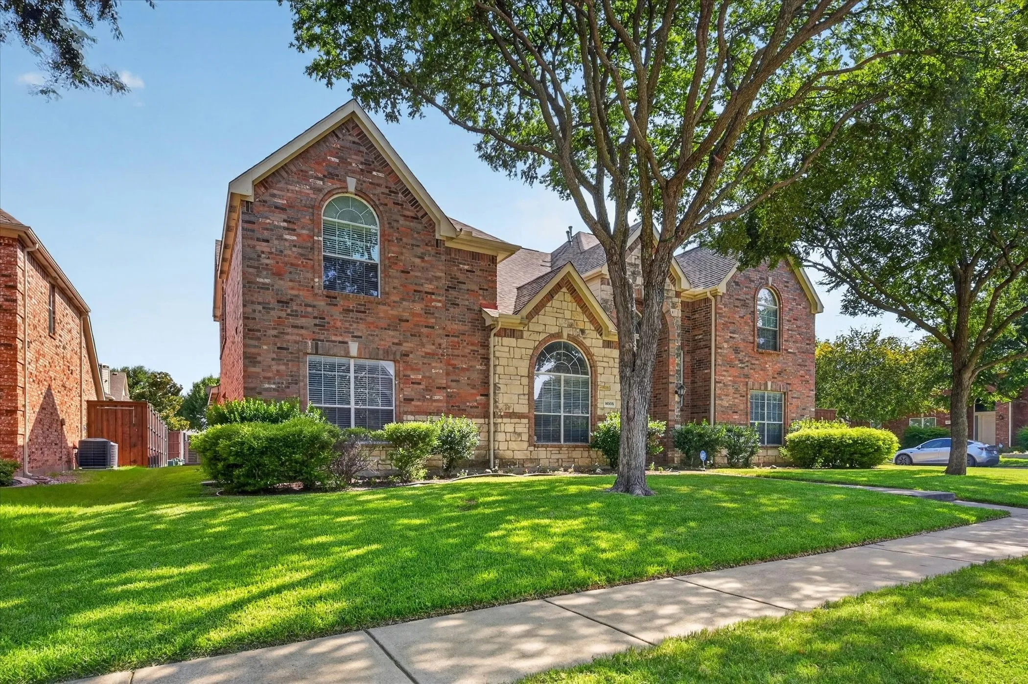 Single Family Residence For Sale in Collin County , 14505 Farmcote Drive, Frisco, Texas 75035, 5 Bedroom, 4 Bathroom, 3 Garage spaces, 4,262 Sqft, built in 2002, mls#21344958, Real Estate Agent in Frisco, Homes For Sale in Collin county, Homes For Sale in Frisco, Realtor in Frisco Texas, Real Estate Brokerage Independent Realty Texas, Luminita Cordes Realtor