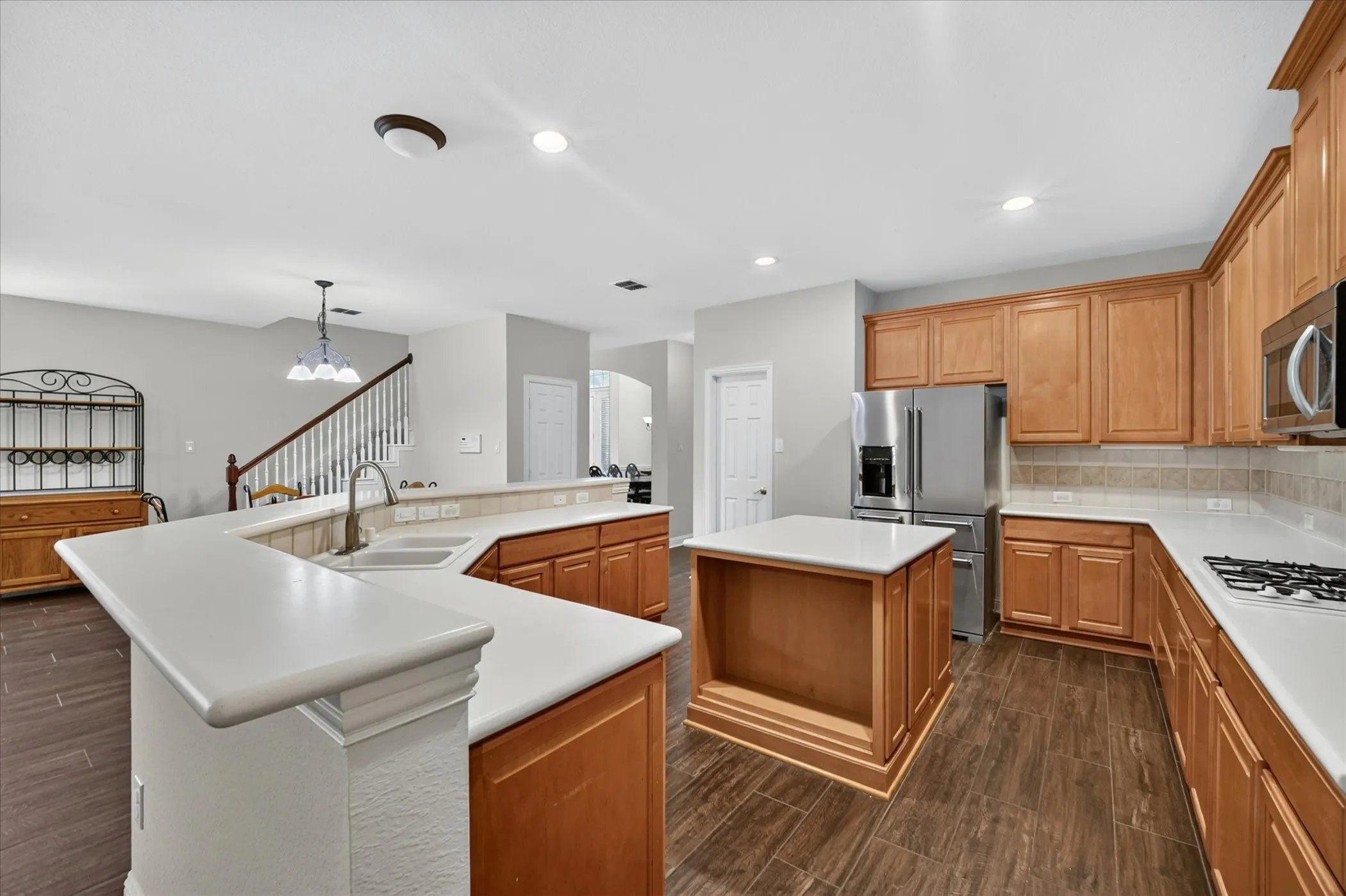 Single Family Residence For Sale in Collin County , 14505 Farmcote Drive, Frisco, Texas 75035, 5 Bedroom, 4 Bathroom, 3 Garage spaces, 4,262 Sqft, built in 2002, mls#21344958, Real Estate Agent in Frisco, Homes For Sale in Collin county, Homes For Sale in Frisco, Realtor in Frisco Texas, Real Estate Brokerage Independent Realty Texas, Luminita Cordes Realtor