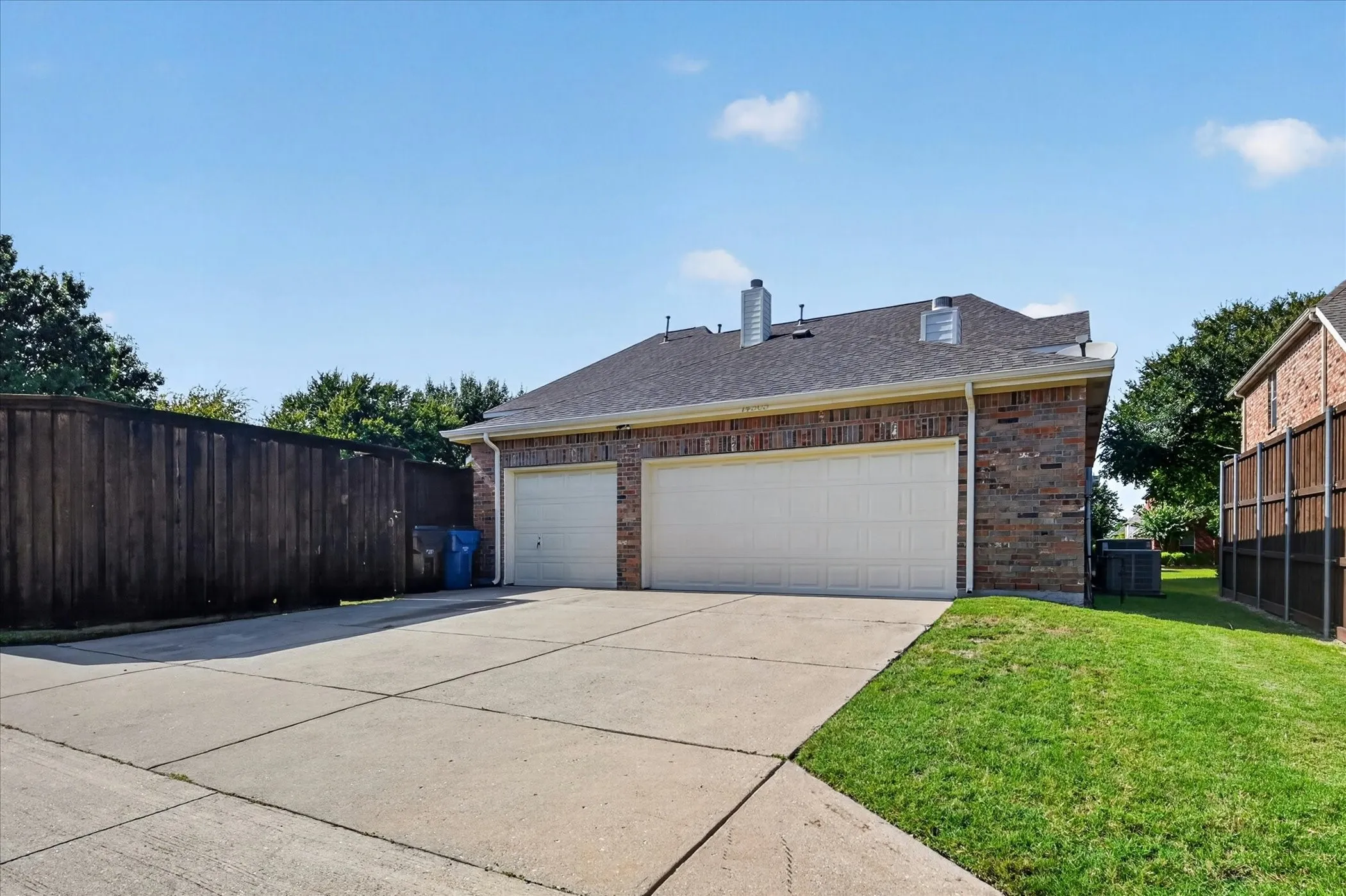 Single Family Residence For Sale in Collin County , 14505 Farmcote Drive, Frisco, Texas 75035, 5 Bedroom, 4 Bathroom, 3 Garage spaces, 4,262 Sqft, built in 2002, mls#21344958, Real Estate Agent in Frisco, Homes For Sale in Collin county, Homes For Sale in Frisco, Realtor in Frisco Texas, Real Estate Brokerage Independent Realty Texas, Luminita Cordes Realtor