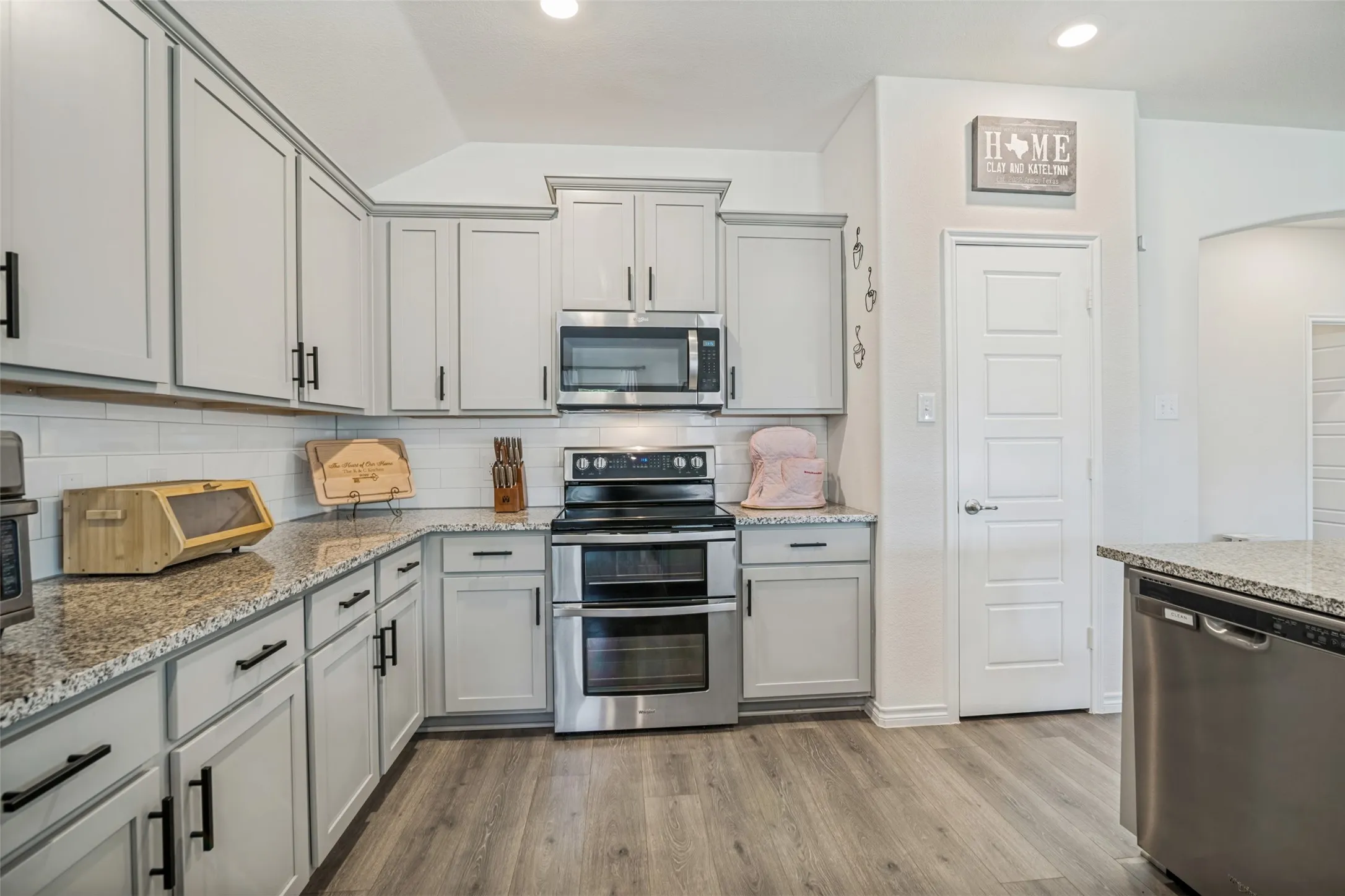 Single Family Residence For Sale in Collin County , 917 Crepe Myrtle Lane, Anna, Texas 75409, 3 Bedroom, 2 Bathroom, 2 Garage spaces, 1,718 Sqft, built in 2022, mls#21345263, Real Estate Agent in Anna, Homes For Sale in Collin county, Homes For Sale in Anna, Realtor in Anna Texas, Real Estate Brokerage Independent Realty Texas, Luminita Cordes Realtor