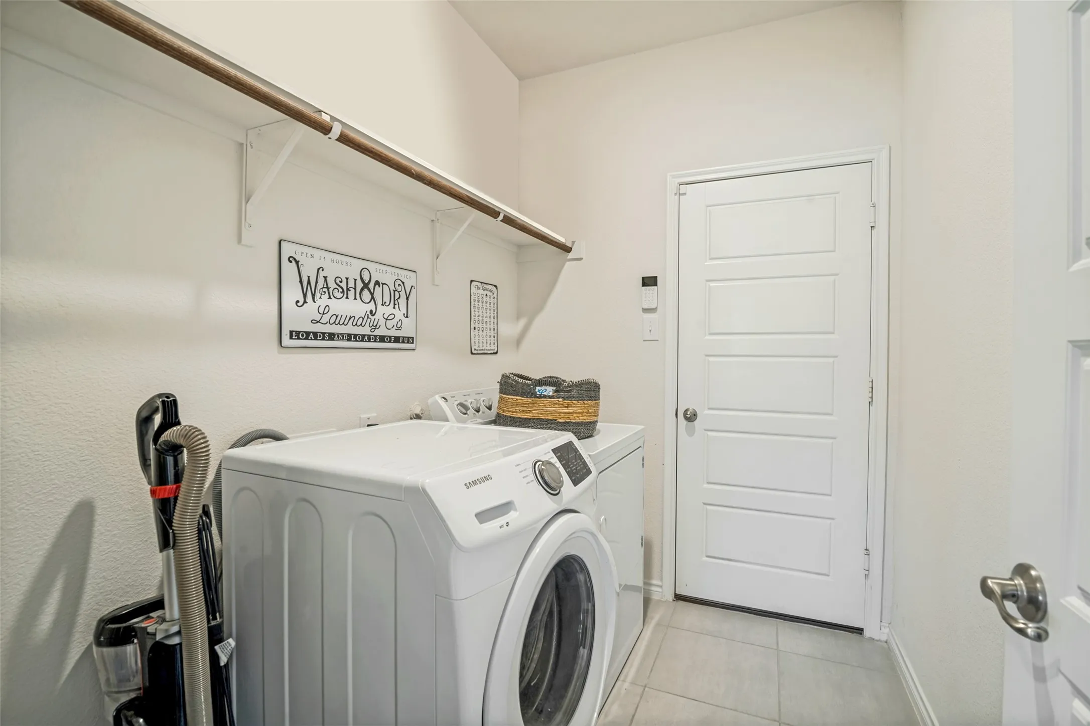 Single Family Residence For Sale in Collin County , 917 Crepe Myrtle Lane, Anna, Texas 75409, 3 Bedroom, 2 Bathroom, 2 Garage spaces, 1,718 Sqft, built in 2022, mls#21345263, Real Estate Agent in Anna, Homes For Sale in Collin county, Homes For Sale in Anna, Realtor in Anna Texas, Real Estate Brokerage Independent Realty Texas, Luminita Cordes Realtor