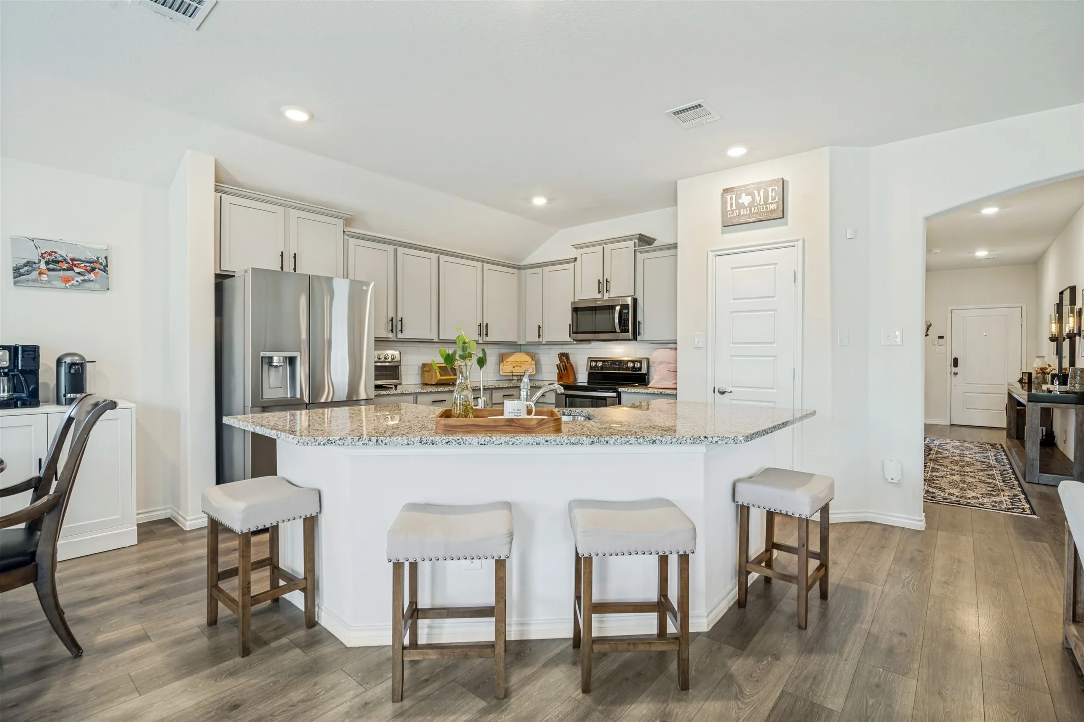Single Family Residence For Sale in Collin County , 917 Crepe Myrtle Lane, Anna, Texas 75409, 3 Bedroom, 2 Bathroom, 2 Garage spaces, 1,718 Sqft, built in 2022, mls#21345263, Real Estate Agent in Anna, Homes For Sale in Collin county, Homes For Sale in Anna, Realtor in Anna Texas, Real Estate Brokerage Independent Realty Texas, Luminita Cordes Realtor