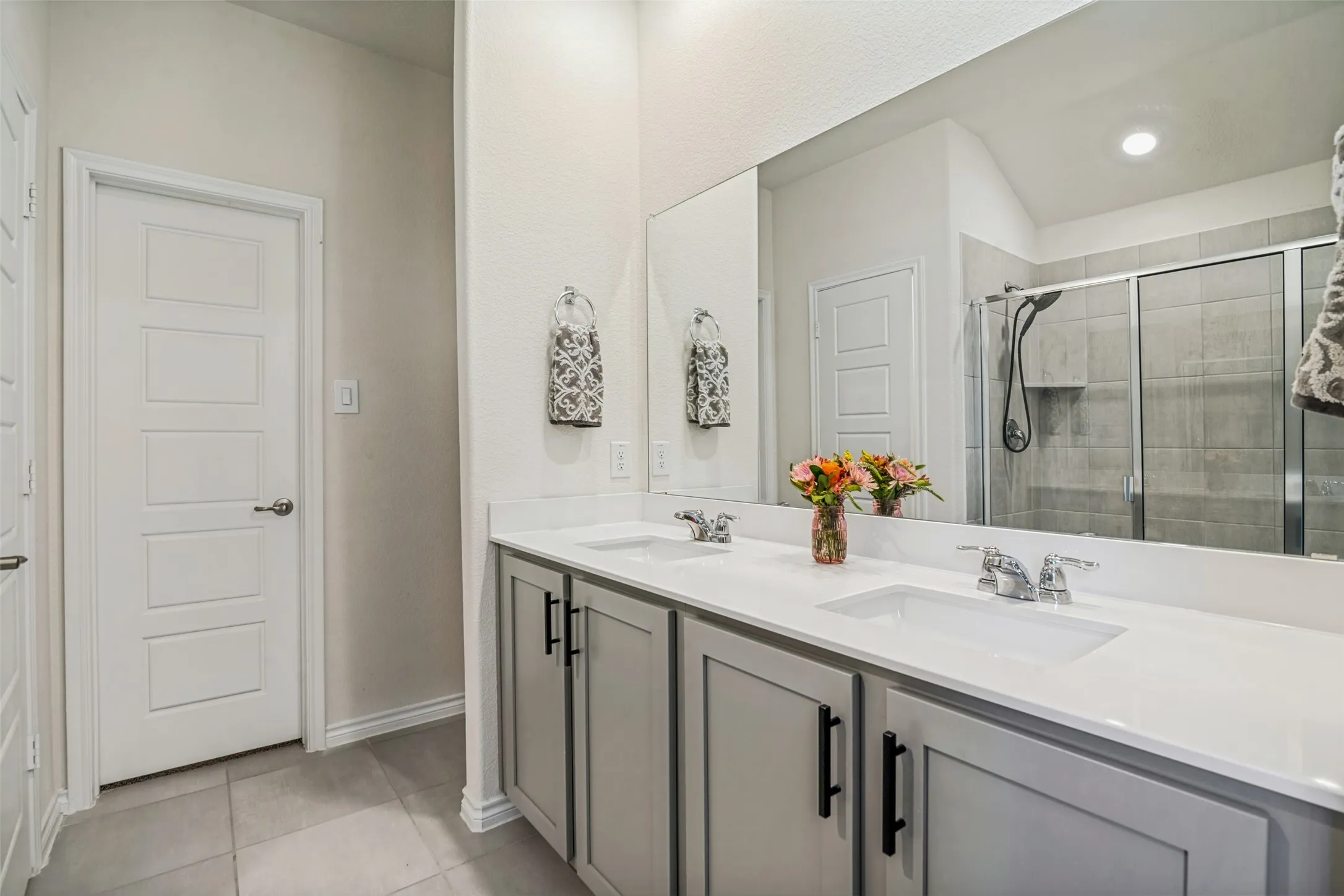 Single Family Residence For Sale in Collin County , 917 Crepe Myrtle Lane, Anna, Texas 75409, 3 Bedroom, 2 Bathroom, 2 Garage spaces, 1,718 Sqft, built in 2022, mls#21345263, Real Estate Agent in Anna, Homes For Sale in Collin county, Homes For Sale in Anna, Realtor in Anna Texas, Real Estate Brokerage Independent Realty Texas, Luminita Cordes Realtor