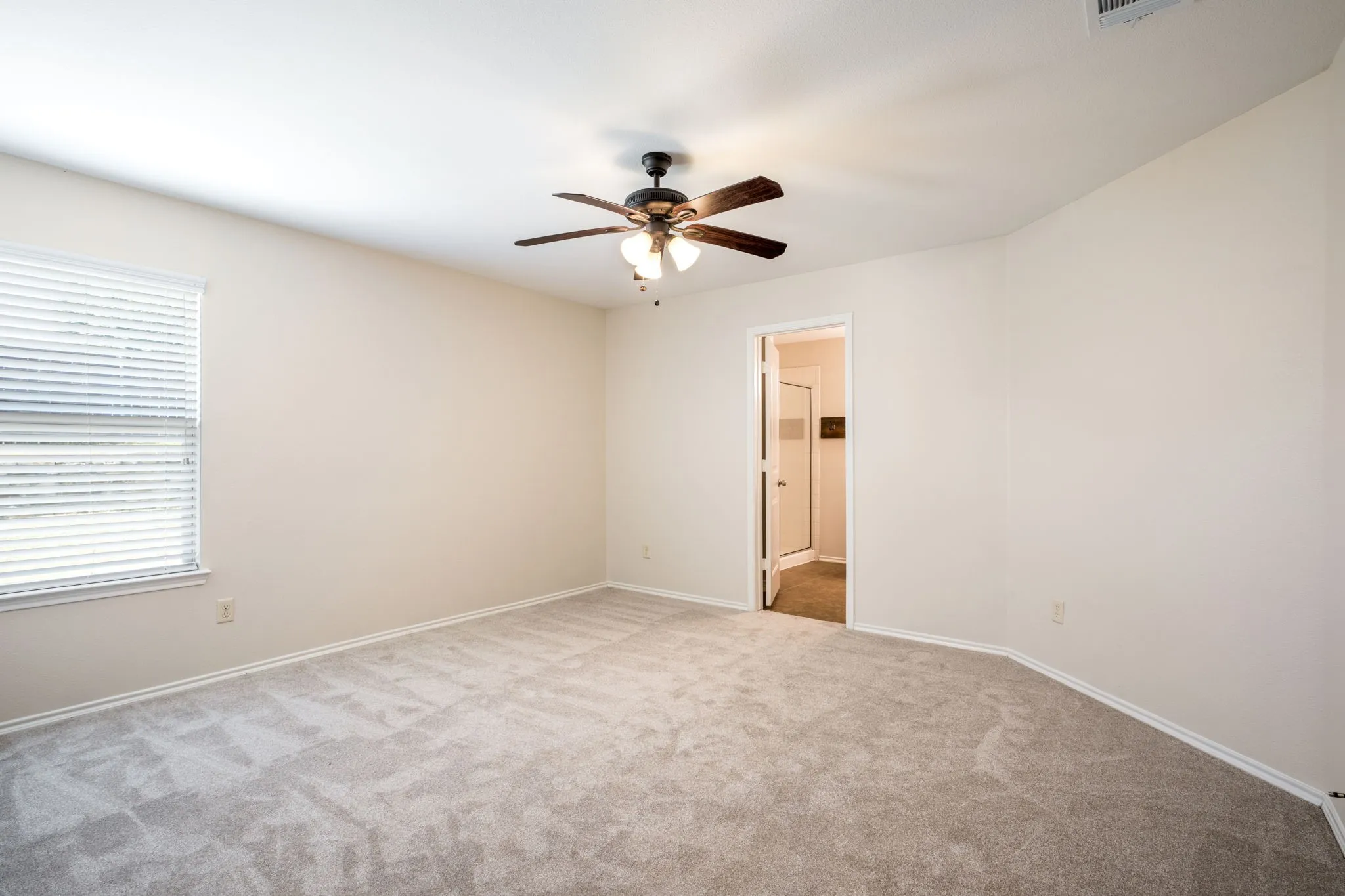 Single Family Residence For Sale in Collin County , 416 Andalusian Trail, Celina, Texas 75009, 4 Bedroom, 2 Bathroom, 2 Garage spaces, 1,645 Sqft, built in 2014, mls#21343230, Real Estate Agent in Celina, Homes For Sale in Collin county, Homes For Sale in Celina, Realtor in Celina Texas, Real Estate Brokerage Independent Realty Texas, Luminita Cordes Realtor