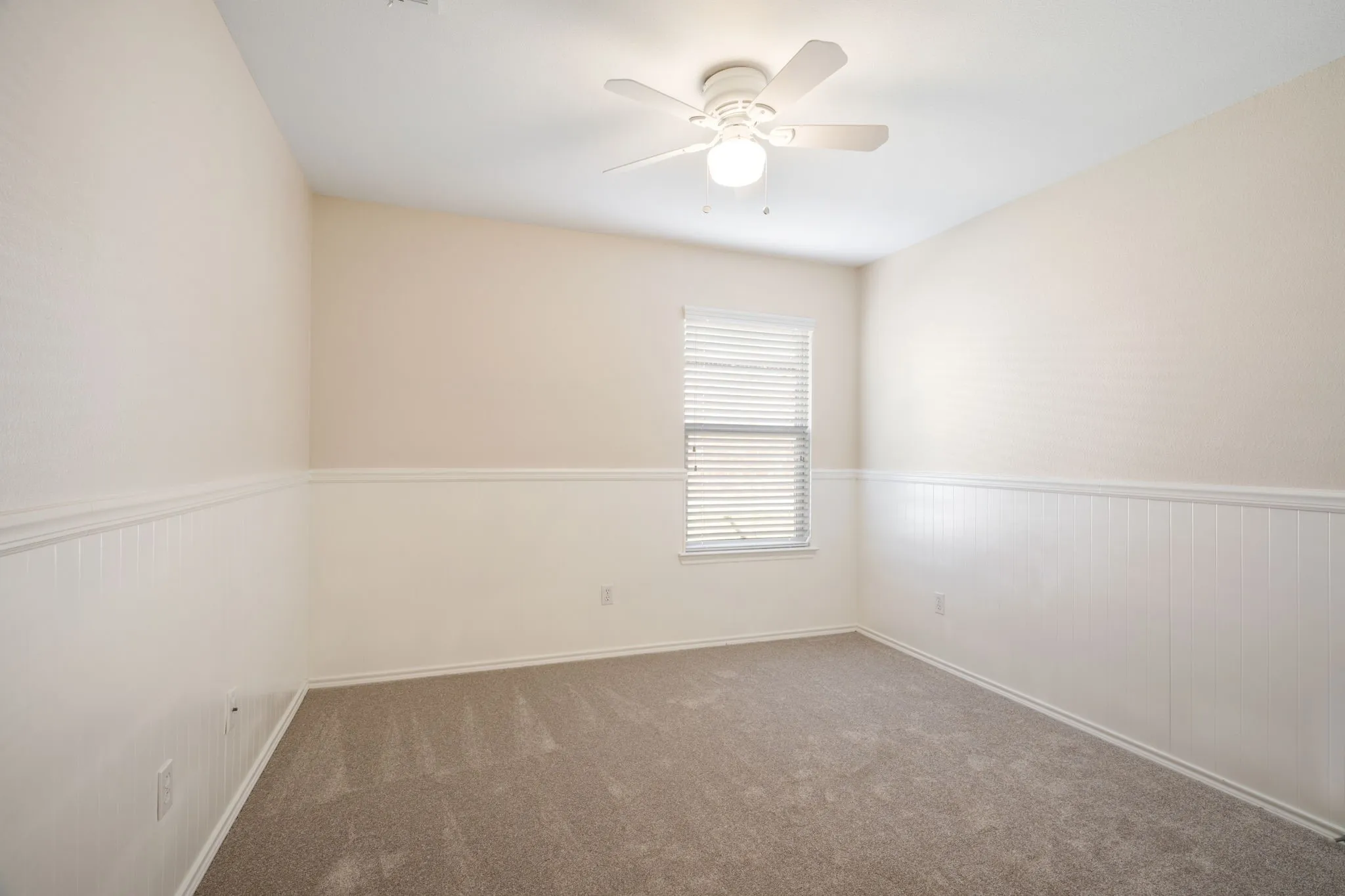 Single Family Residence For Sale in Collin County , 416 Andalusian Trail, Celina, Texas 75009, 4 Bedroom, 2 Bathroom, 2 Garage spaces, 1,645 Sqft, built in 2014, mls#21343230, Real Estate Agent in Celina, Homes For Sale in Collin county, Homes For Sale in Celina, Realtor in Celina Texas, Real Estate Brokerage Independent Realty Texas, Luminita Cordes Realtor