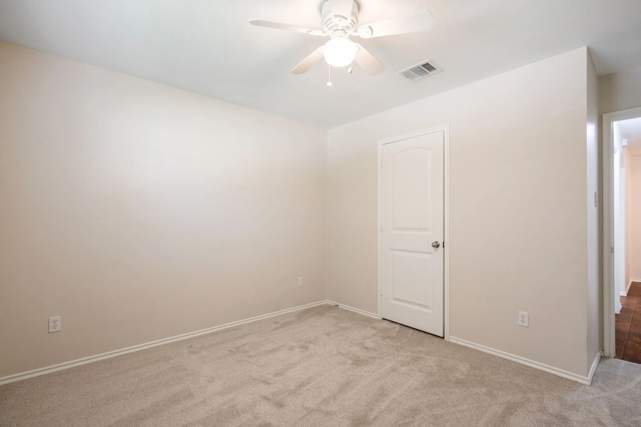 Single Family Residence For Sale in Collin County , 416 Andalusian Trail, Celina, Texas 75009, 4 Bedroom, 2 Bathroom, 2 Garage spaces, 1,645 Sqft, built in 2014, mls#21343230, Real Estate Agent in Celina, Homes For Sale in Collin county, Homes For Sale in Celina, Realtor in Celina Texas, Real Estate Brokerage Independent Realty Texas, Luminita Cordes Realtor