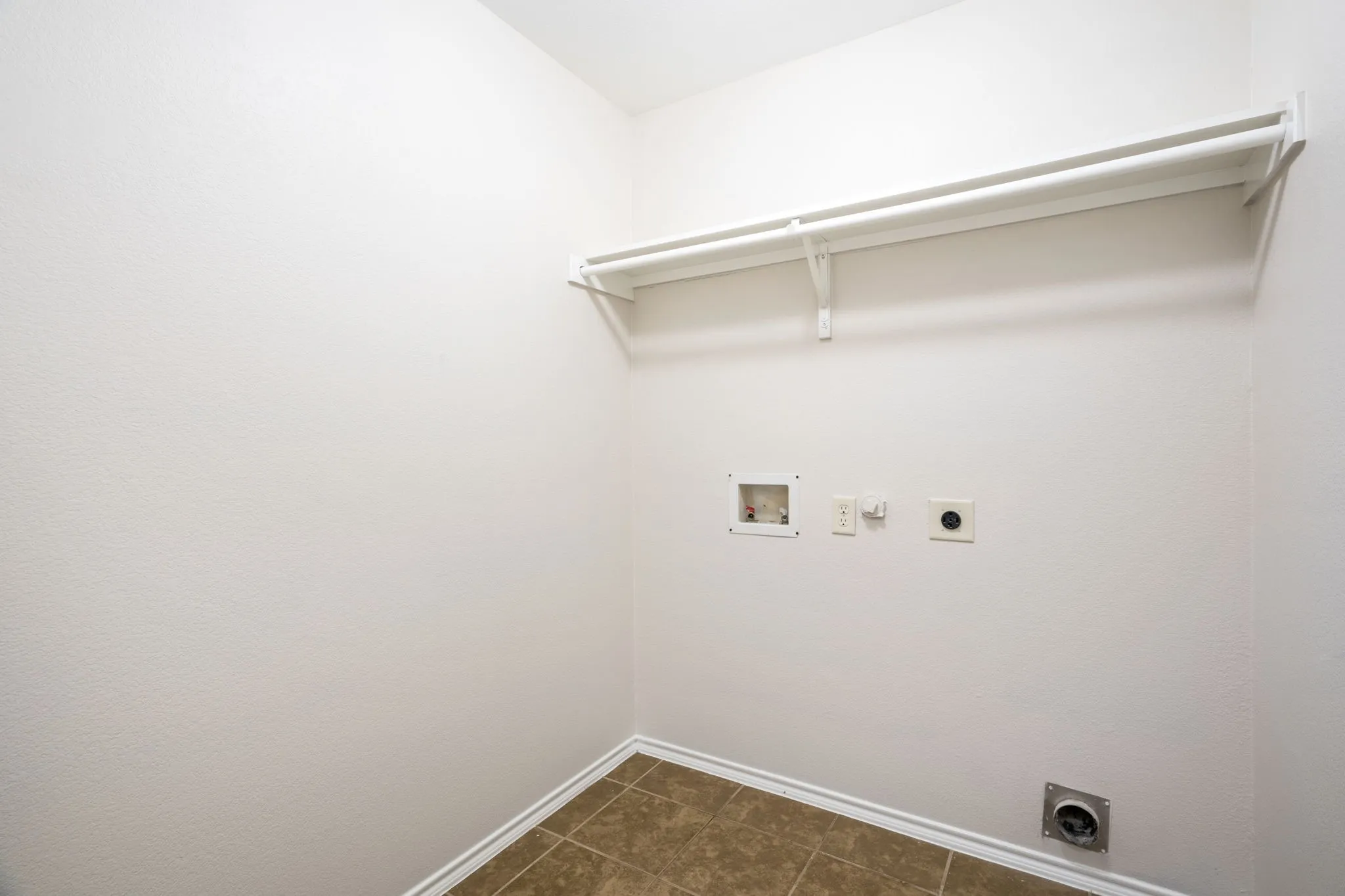 Single Family Residence For Sale in Collin County , 416 Andalusian Trail, Celina, Texas 75009, 4 Bedroom, 2 Bathroom, 2 Garage spaces, 1,645 Sqft, built in 2014, mls#21343230, Real Estate Agent in Celina, Homes For Sale in Collin county, Homes For Sale in Celina, Realtor in Celina Texas, Real Estate Brokerage Independent Realty Texas, Luminita Cordes Realtor