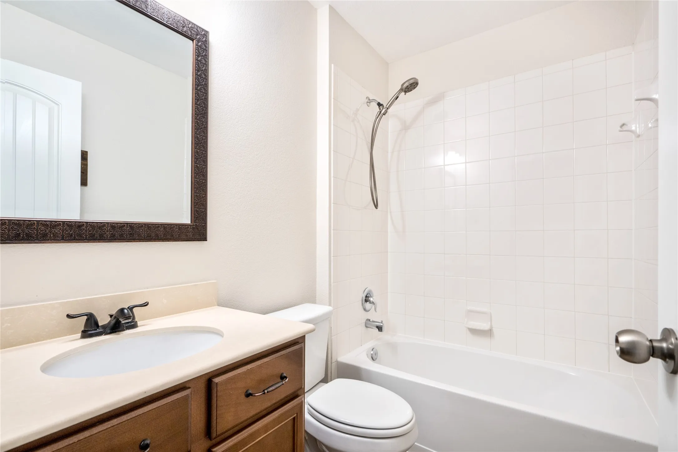 Single Family Residence For Sale in Collin County , 416 Andalusian Trail, Celina, Texas 75009, 4 Bedroom, 2 Bathroom, 2 Garage spaces, 1,645 Sqft, built in 2014, mls#21343230, Real Estate Agent in Celina, Homes For Sale in Collin county, Homes For Sale in Celina, Realtor in Celina Texas, Real Estate Brokerage Independent Realty Texas, Luminita Cordes Realtor