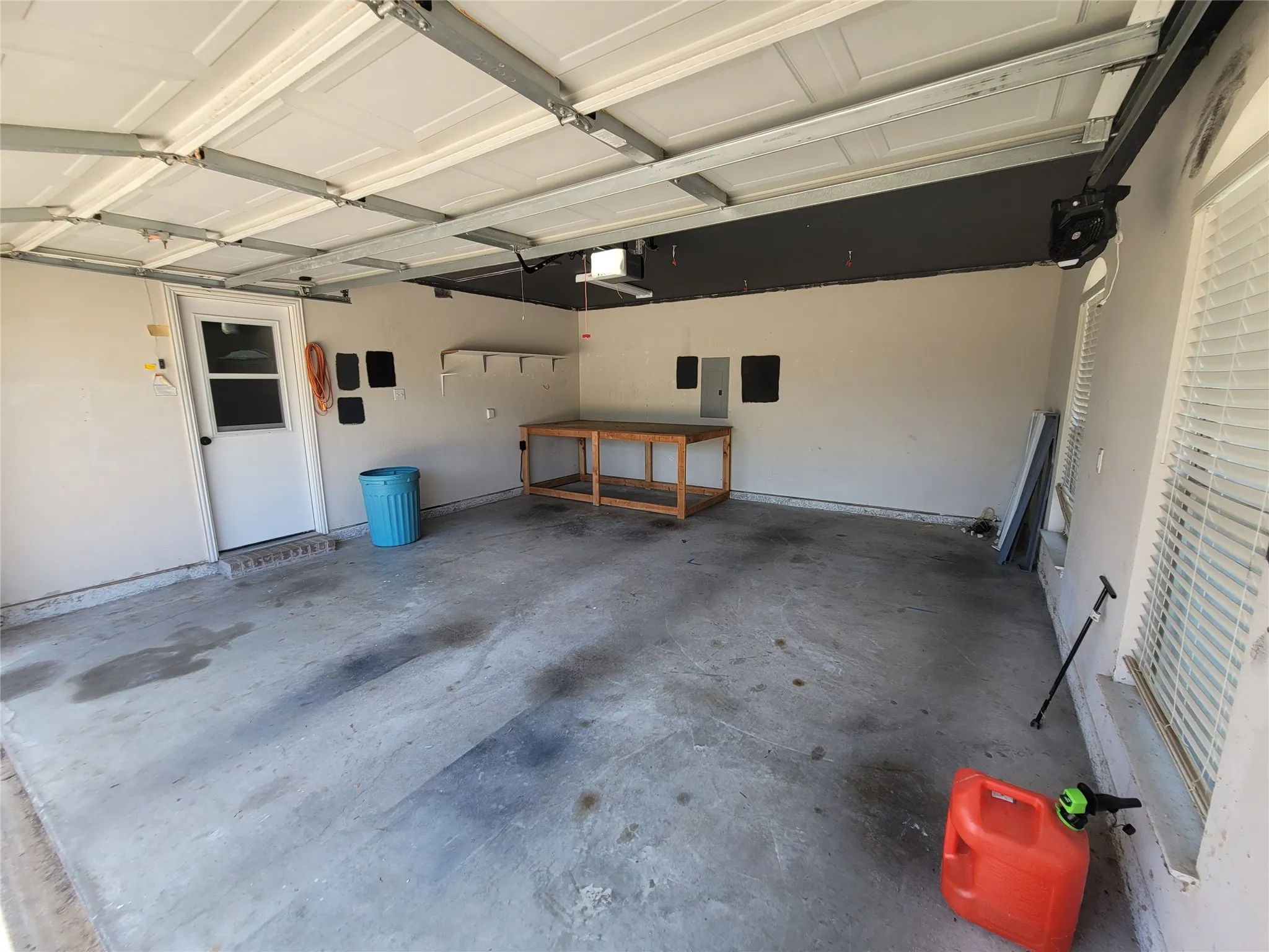 Single Family Residence For Rent in Parker County , 205 Willow Creek Drive, Weatherford, Texas 76085, 3 Bedroom, 2 Bathroom, 2 Garage spaces, 1,464 Sqft, built in 2002, mls#21345875, Real Estate Agent in Weatherford, Homes For Rent in Parker county, Homes For Rent in Weatherford, Realtor in Weatherford Texas, Real Estate Brokerage Independent Realty Texas, Luminita Cordes Realtor