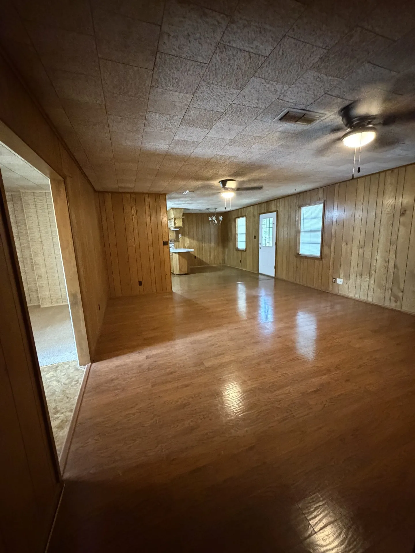 Single Family Residence For Sale in Limestone County , 209 Morningside Drive, Mexia, Texas 76667, 4 Bedrooms, 2 Bathrooms, 2 Garage spaces, 1,761 Sqft, built in 1979, Price $169,500, mls#21345798, Real Estate Agent in Mexia, Homes For Sale in Limestone county, Homes For Sale in Mexia, Realtor in Mexia Texas, Real Estate Brokerage Independent Realty Texas, Luminita Cordes Realtor