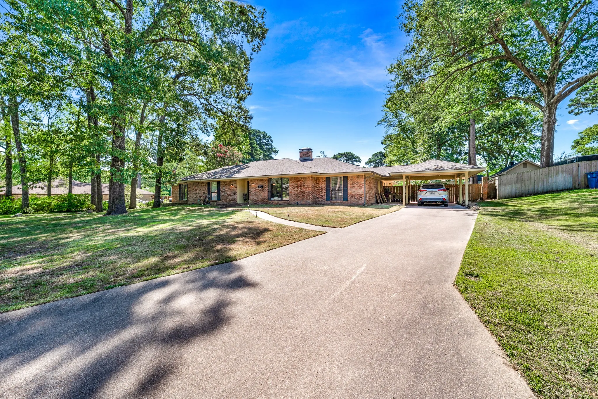 Single Family Residence For Sale in Wood County , 415 Nathan Drive, Quitman, Texas 75783, 4 Bedroom, 3 Bathroom, Garage spaces, 2,909 Sqft, built in 1985, mls#21345097, Real Estate Agent in Quitman, Homes For Sale in Wood county, Homes For Sale in Quitman, Realtor in Quitman Texas, Real Estate Brokerage Independent Realty Texas, Luminita Cordes Realtor