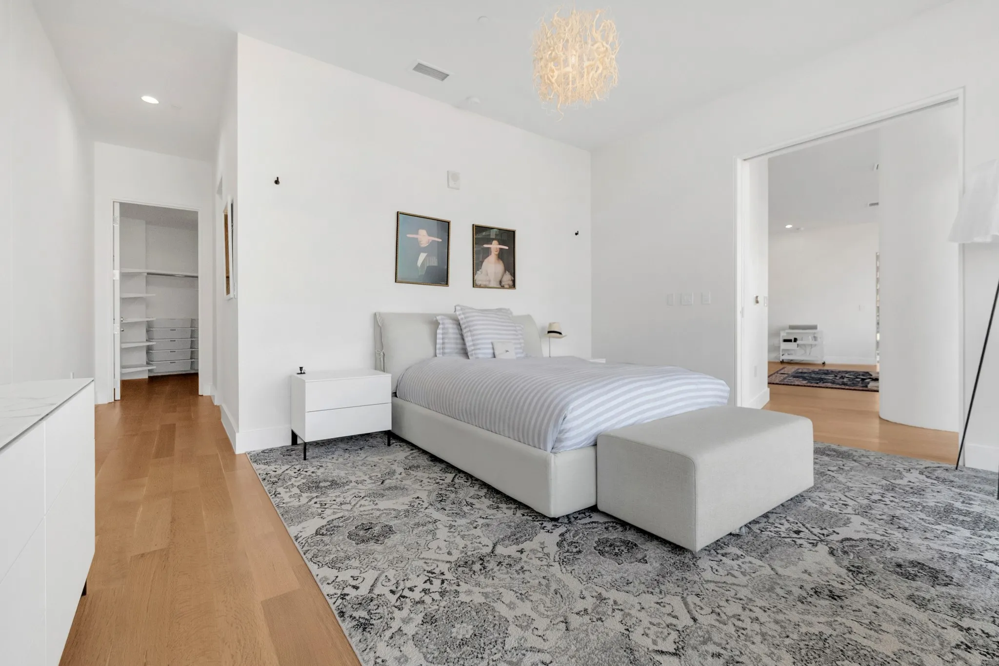 Condominium For Sale in Dallas County , 2200 Victory Avenue 802, Dallas, Texas 75219, 2 Bedroom, 3 Bathroom, 2 Garage spaces, 1,702 Sqft, built in 2007, mls#21344197, Real Estate Agent in Dallas, Homes For Sale in Dallas county, Homes For Sale in Dallas, Realtor in Dallas Texas, Real Estate Brokerage Independent Realty Texas, Luminita Cordes Realtor