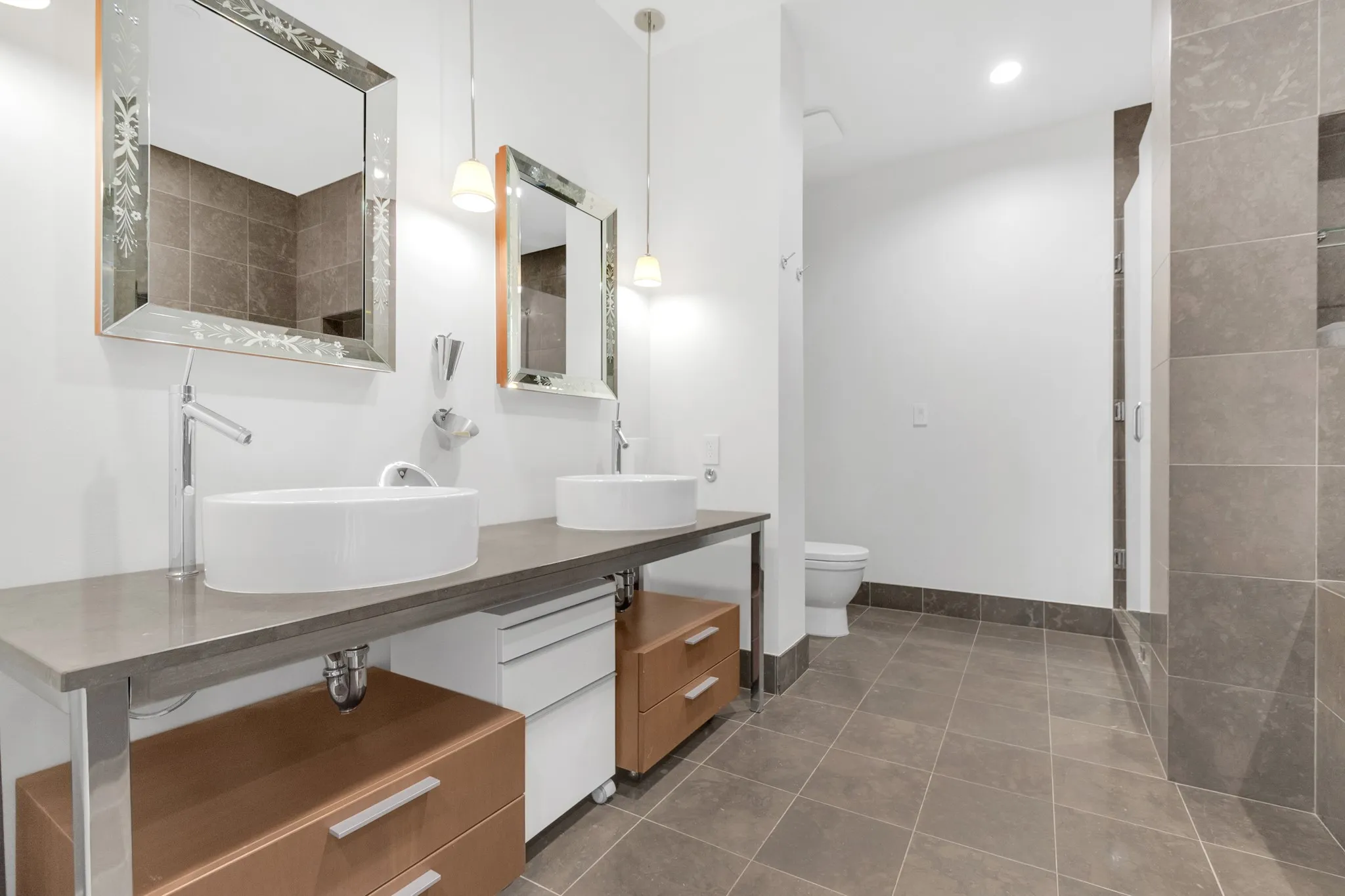 Condominium For Sale in Dallas County , 2200 Victory Avenue 802, Dallas, Texas 75219, 2 Bedroom, 3 Bathroom, 2 Garage spaces, 1,702 Sqft, built in 2007, mls#21344197, Real Estate Agent in Dallas, Homes For Sale in Dallas county, Homes For Sale in Dallas, Realtor in Dallas Texas, Real Estate Brokerage Independent Realty Texas, Luminita Cordes Realtor