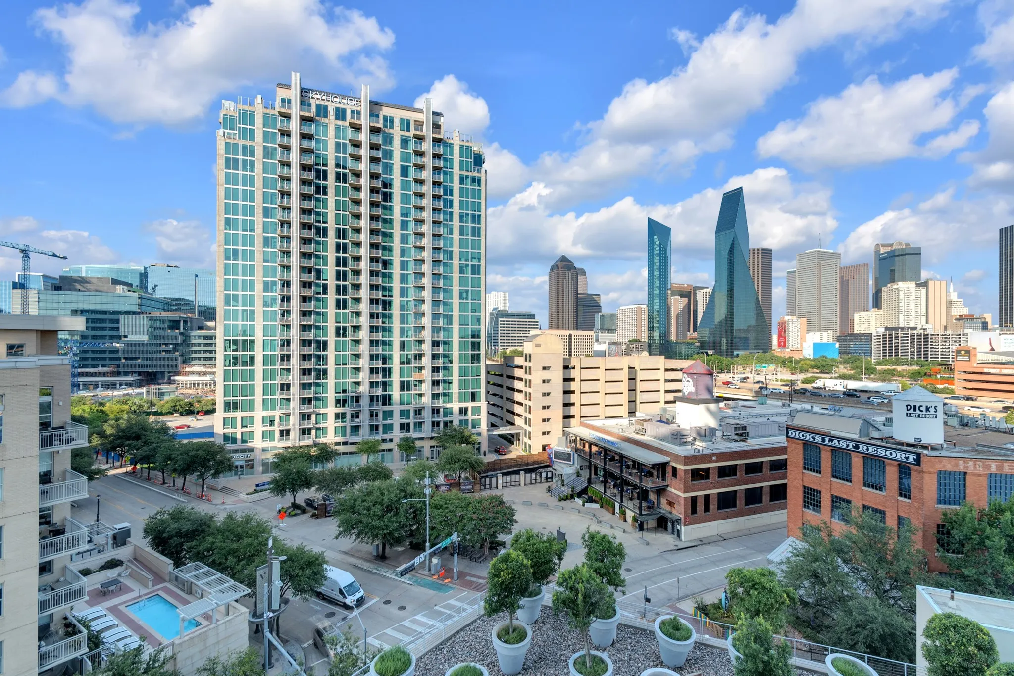 Condominium For Sale in Dallas County , 2200 Victory Avenue 802, Dallas, Texas 75219, 2 Bedroom, 3 Bathroom, 2 Garage spaces, 1,702 Sqft, built in 2007, mls#21344197, Real Estate Agent in Dallas, Homes For Sale in Dallas county, Homes For Sale in Dallas, Realtor in Dallas Texas, Real Estate Brokerage Independent Realty Texas, Luminita Cordes Realtor