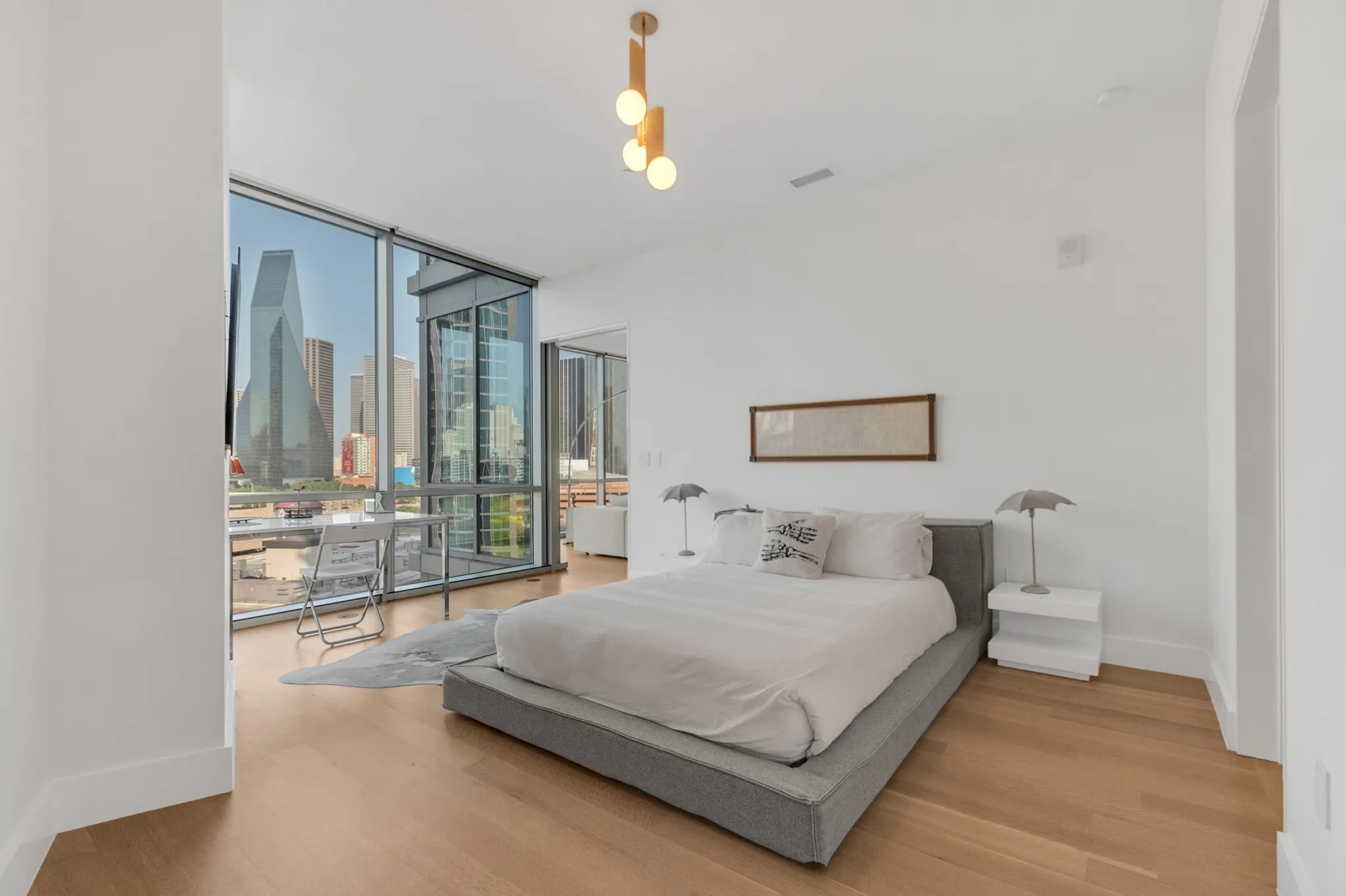 Condominium For Sale in Dallas County , 2200 Victory Avenue 802, Dallas, Texas 75219, 2 Bedroom, 3 Bathroom, 2 Garage spaces, 1,702 Sqft, built in 2007, mls#21344197, Real Estate Agent in Dallas, Homes For Sale in Dallas county, Homes For Sale in Dallas, Realtor in Dallas Texas, Real Estate Brokerage Independent Realty Texas, Luminita Cordes Realtor