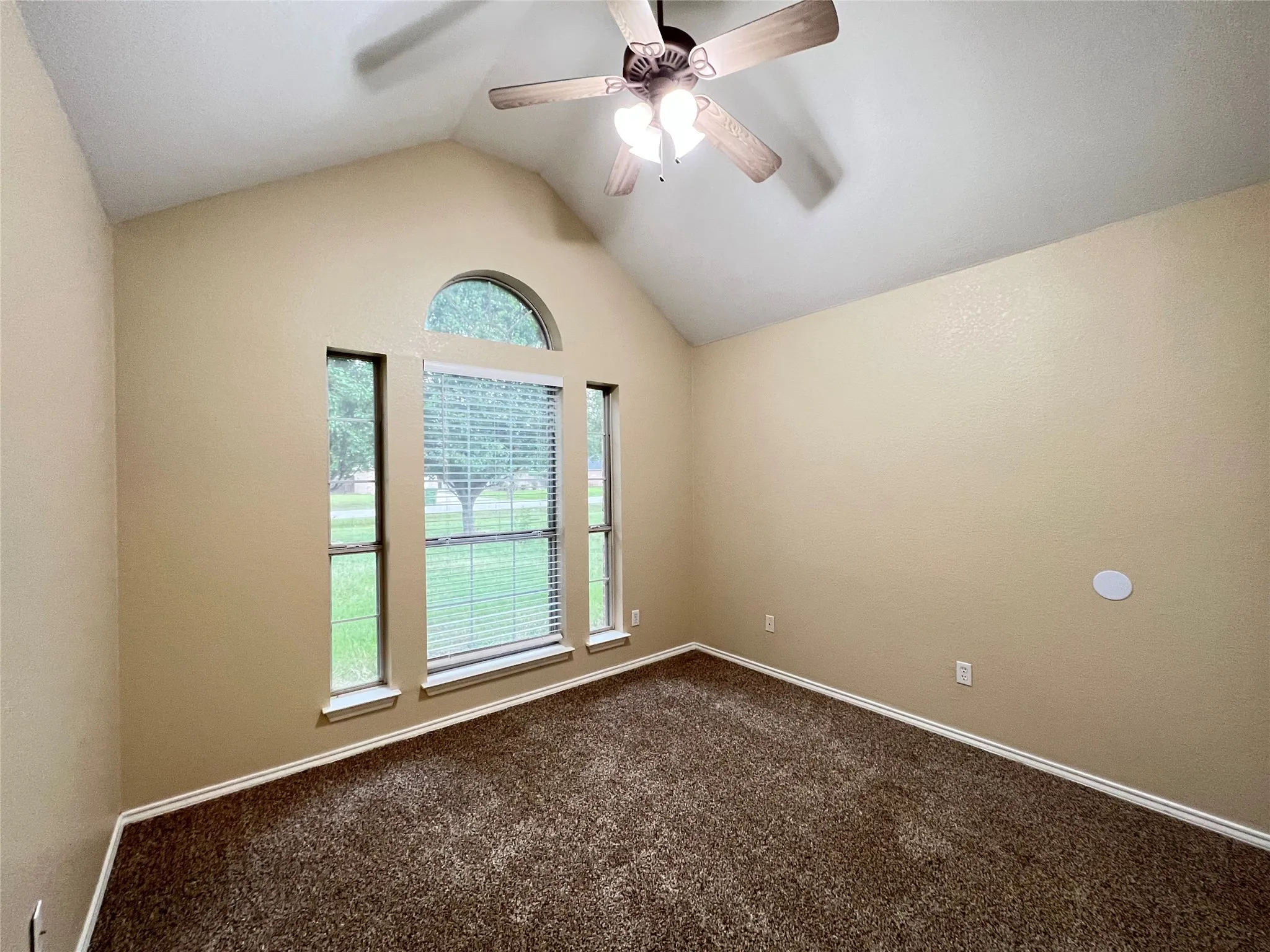Single Family Residence For Rent in Parker County , 788 Robin Court, Springtown, Texas 76082, 3 Bedroom, 2 Bathroom, 2 Garage spaces, 1,386 Sqft, built in 2000, mls#21345884, Real Estate Agent in Springtown, Homes For Rent in Parker county, Homes For Rent in Springtown, Realtor in Springtown Texas, Real Estate Brokerage Independent Realty Texas, Luminita Cordes Realtor