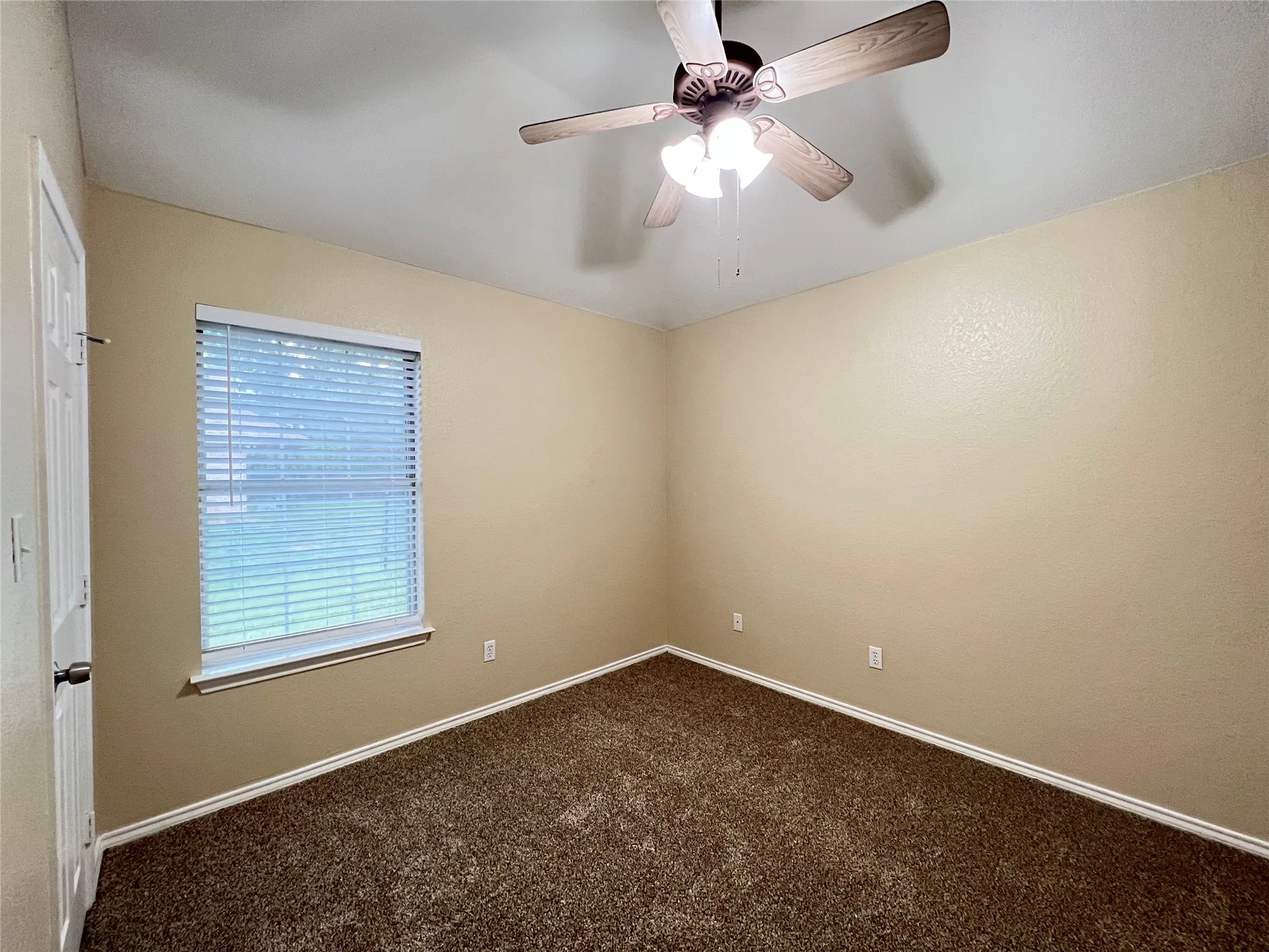 Single Family Residence For Rent in Parker County , 788 Robin Court, Springtown, Texas 76082, 3 Bedroom, 2 Bathroom, 2 Garage spaces, 1,386 Sqft, built in 2000, mls#21345884, Real Estate Agent in Springtown, Homes For Rent in Parker county, Homes For Rent in Springtown, Realtor in Springtown Texas, Real Estate Brokerage Independent Realty Texas, Luminita Cordes Realtor
